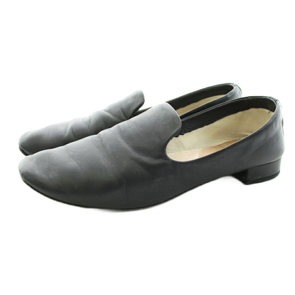 【中古】レペット Repetto スリッポン レザー スクエアトゥ 38.5 黒 ブラック /KU 34 ▲H レディース 【ベクトル 古着】 260707ブランドレペット Repetto表記サイズ38.5（日本サイズ24.3cm相当）実寸サイズヒールの高さ：2cm　最大幅：8cm　　素材レザー色黒 ブラック 状態インソール剥がれ、つま先にキズが見られますが、その他に目立ったダメージはありません。 ※全体的に中古品としての使用感とダメージがありますが、通常使用には支障のない商品です。 掲載写真や記載内容をご確認いただき、ご理解の上ご購入ください。付属品袋、箱（ダメージあり）商品のお問い合わせの回答を休止しております。＊各商品ページの商品詳細等をご確認の上ご購入ください。【中古】レペット Repetto スリッポン レザー スクエアトゥ 38.5 黒 ブラック /KU 34 ▲H レディース 【ベクトル 古着】 260707状態ランク　”B”詳細については、下記および「状態ランクについて」ページをご覧ください。未使用・新品の商品ほぼ新品同様の商品使用感が少なく、かなり状態の良い商品使用感はあるが、傷や汚れの少ない商品使用感の他、傷や汚れが見られる商品かなり大きな傷みがある難あり商品※S〜CランクはUSED品となりますので、使用感をご理解の上でご入札下さい。状態ランクについてinformationブランドレペット Repetto表記サイズ38.5（日本サイズ24.3cm相当）実寸サイズヒールの高さ：2cm　最大幅：8cm　　素材レザー色黒 ブラック 状態インソール剥がれ、つま先にキズが見られますが、その他に目立ったダメージはありません。 ※全体的に中古品としての使用感とダメージがありますが、通常使用には支障のない商品です。 掲載写真や記載内容をご確認いただき、ご理解の上ご購入ください。付属品袋、箱（ダメージあり）商品のお問い合わせの回答を休止しております。＊各商品ページの商品詳細等をご確認の上ご購入ください。本商品は一点物です他サイトや店舗にて販売している商品です。多少のお時間差にて欠品になることもございます。予めご了承頂ますようお願い致します。ベクトル・サイズガイドはこちらこの商品と同じブランドの商品を見る