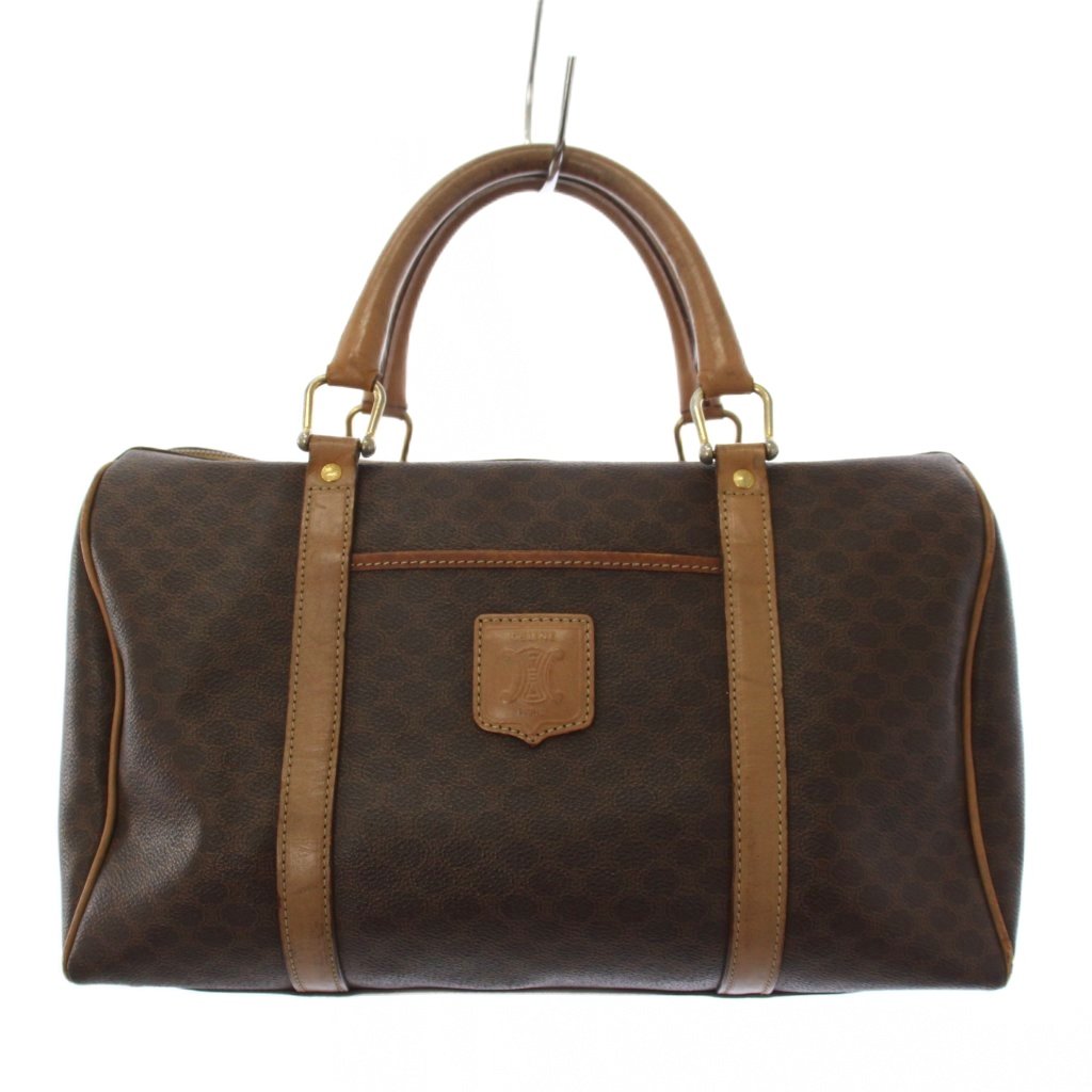 【中古】セリーヌ CELINE マカダム柄 ボストンバッグ ハンドバッグ 茶 /KH ■OH レディース 【ベクトル 古着】 260630ブランドセリーヌ CELINE実寸サイズ持ち手の長さ：35cm　ヨコ：35cm　タテ：20cm　マチ：16cm　ショルダーの長さ：-cm　　素材PVC色茶 ブラウン状態レザー地が擦れて剥げや変色、表面にピンク色の汚れ、ファスナーの持ち手の欠品と破損、金具の色剥げ、香水のようなにおい、内側にペン汚れと素材の浮き、型崩れがございます。 ※全体的に中古品としての使用感と上記のようなダメージがあります。掲載写真や記載内容をご確認の上ご購入ください。付属品付属品なし商品のお問い合わせの回答を休止しております。＊各商品ページの商品詳細等をご確認の上ご購入ください。【中古】セリーヌ CELINE マカダム柄 ボストンバッグ ハンドバッグ 茶 /KH ■OH レディース 【ベクトル 古着】 260630状態ランク　”B”詳細については、下記および「状態ランクについて」ページをご覧ください。未使用・新品の商品ほぼ新品同様の商品使用感が少なく、かなり状態の良い商品使用感はあるが、傷や汚れの少ない商品使用感の他、傷や汚れが見られる商品かなり大きな傷みがある難あり商品※S〜CランクはUSED品となりますので、使用感をご理解の上でご入札下さい。状態ランクについてinformationブランドセリーヌ CELINE実寸サイズ持ち手の長さ：35cm　ヨコ：35cm　タテ：20cm　マチ：16cm　ショルダーの長さ：-cm　　素材PVC色茶 ブラウン状態レザー地が擦れて剥げや変色、表面にピンク色の汚れ、ファスナーの持ち手の欠品と破損、金具の色剥げ、香水のようなにおい、内側にペン汚れと素材の浮き、型崩れがございます。 ※全体的に中古品としての使用感と上記のようなダメージがあります。掲載写真や記載内容をご確認の上ご購入ください。付属品付属品なし商品のお問い合わせの回答を休止しております。＊各商品ページの商品詳細等をご確認の上ご購入ください。本商品は一点物です他サイトや店舗にて販売している商品です。多少のお時間差にて欠品になることもございます。予めご了承頂ますようお願い致します。ベクトル・サイズガイドはこちらこの商品と同じブランドの商品を見る