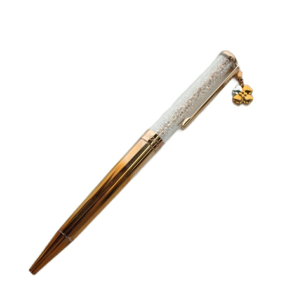 【中古】スワロフスキー SWAROVSKI ボールペン 文房具 ゴールド色 5479564 /AN34 レディース 【ベクトル 古着】 260707ブランドスワロフスキー SWAROVSKI実寸サイズ全長 約14cm　幅 約1cm　色ゴールド色仕様インク残量は分かりかねます。状態全体的にくすみ、小キズがございますが、その他に目立ったダメージはなく、問題なくご使用いただける商品です。 ※あくまでも中古品ですので掲載写真や記載内容をご確認いただき、ご理解の上ご購入ください。付属品箱商品のお問い合わせの回答を休止しております。＊各商品ページの商品詳細等をご確認の上ご購入ください。【中古】スワロフスキー SWAROVSKI ボールペン 文房具 ゴールド色 5479564 /AN34 レディース 【ベクトル 古着】 260707状態ランク　”AB”詳細については、下記および「状態ランクについて」ページをご覧ください。未使用・新品の商品ほぼ新品同様の商品使用感が少なく、かなり状態の良い商品使用感はあるが、傷や汚れの少ない商品使用感の他、傷や汚れが見られる商品かなり大きな傷みがある難あり商品※S〜CランクはUSED品となりますので、使用感をご理解の上でご入札下さい。状態ランクについてinformationブランドスワロフスキー SWAROVSKI実寸サイズ全長 約14cm　幅 約1cm　色ゴールド色仕様インク残量は分かりかねます。状態全体的にくすみ、小キズがございますが、その他に目立ったダメージはなく、問題なくご使用いただける商品です。 ※あくまでも中古品ですので掲載写真や記載内容をご確認いただき、ご理解の上ご購入ください。付属品箱商品のお問い合わせの回答を休止しております。＊各商品ページの商品詳細等をご確認の上ご購入ください。本商品は一点物です他サイトや店舗にて販売している商品です。多少のお時間差にて欠品になることもございます。予めご了承頂ますようお願い致します。ベクトル・サイズガイドはこちらこの商品と同じブランドの商品を見る