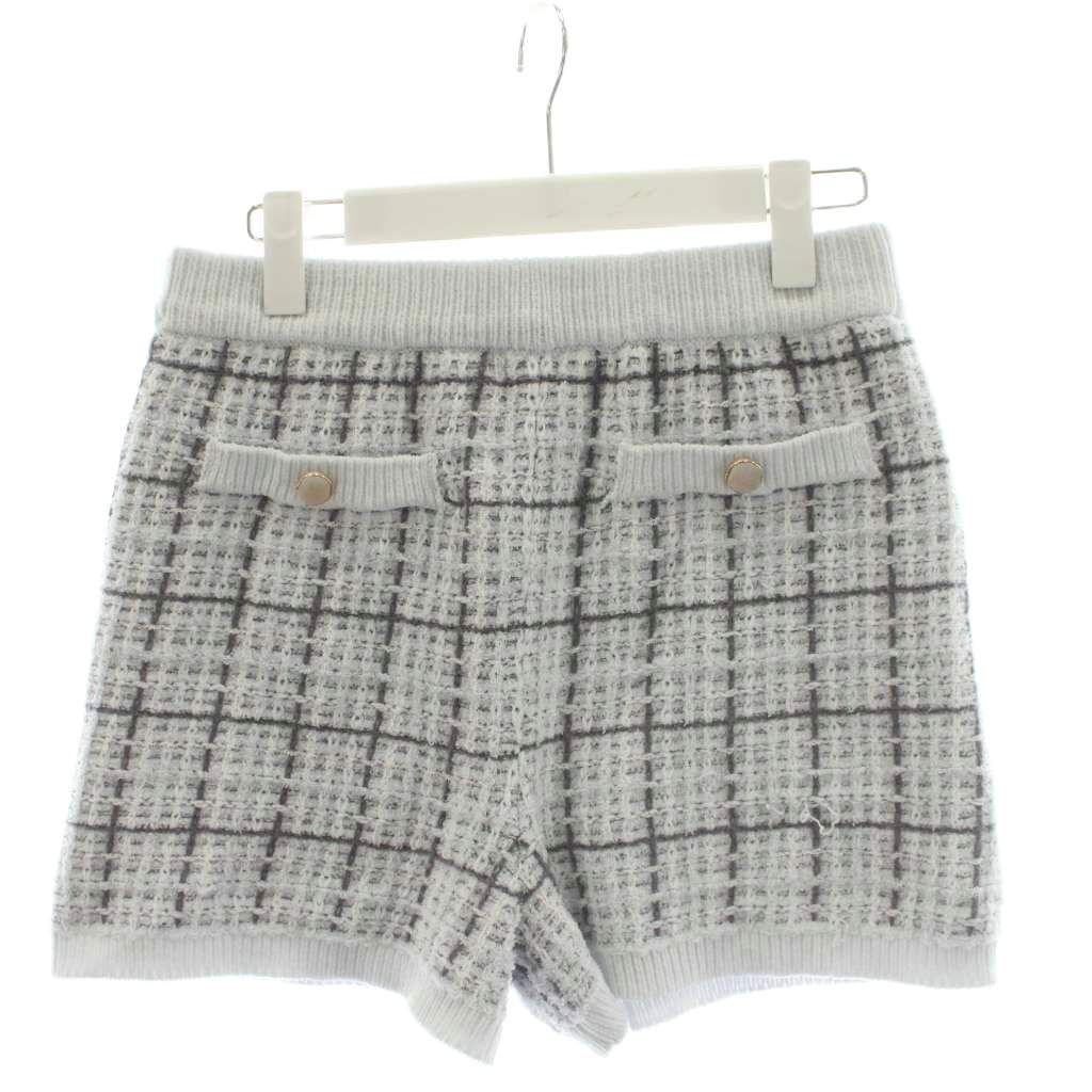 【中古】ジェラートピケ gelato pique 24AW ルームウェア 部屋着 ショートパンツ チェック柄 F 水色 ライトブルー /AN レディース 【ベクトル 古着】 260805ブランドジェラートピケ gelato pique表記サイズF実寸サイズウエスト：約66cm　もも幅：約29cm　裾幅：約28.5cm　股上：約33cm　股下：約6.5cm　　素材ポリエステル、ナイロン色水色 ライトブルー状態所々にほつれがございますが、その他に目立ったダメージはなく、問題なくご使用いただける商品です。 ※あくまでも中古品ですので掲載写真や記載内容をご確認いただき、ご理解の上ご購入ください。商品のお問い合わせの回答を休止しております。＊各商品ページの商品詳細等をご確認の上ご購入ください。【中古】ジェラートピケ gelato pique 24AW ルームウェア 部屋着 ショートパンツ チェック柄 F 水色 ライトブルー /AN レディース 【ベクトル 古着】 260805状態ランク　”AB”詳細については、下記および「状態ランクについて」ページをご覧ください。未使用・新品の商品ほぼ新品同様の商品使用感が少なく、かなり状態の良い商品使用感はあるが、傷や汚れの少ない商品使用感の他、傷や汚れが見られる商品かなり大きな傷みがある難あり商品※S〜CランクはUSED品となりますので、使用感をご理解の上でご入札下さい。状態ランクについてinformationブランドジェラートピケ gelato pique表記サイズF実寸サイズウエスト：約66cm　もも幅：約29cm　裾幅：約28.5cm　股上：約33cm　股下：約6.5cm　　素材ポリエステル、ナイロン色水色 ライトブルー状態所々にほつれがございますが、その他に目立ったダメージはなく、問題なくご使用いただける商品です。 ※あくまでも中古品ですので掲載写真や記載内容をご確認いただき、ご理解の上ご購入ください。商品のお問い合わせの回答を休止しております。＊各商品ページの商品詳細等をご確認の上ご購入ください。本商品は一点物です他サイトや店舗にて販売している商品です。多少のお時間差にて欠品になることもございます。予めご了承頂ますようお願い致します。ベクトル・サイズガイドはこちらこの商品と同じブランドの商品を見る