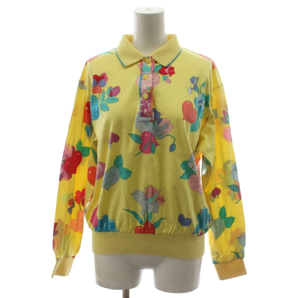 【中古】レオナールスポーツ LEONARD SPORT ポロシャツ 長袖 花柄 黄 イエロー /AN ■GY09 レディース 【ベクトル 古着】 260805ブランドレオナールスポーツ LEONARD SPORT表記サイズサイズタグが切り取られているため分かりかねます。実寸サイズ肩幅：約43cm　身幅：約52cm　着丈：約53cm　袖丈：約53cm　　素材綿色黄 イエロー状態胸元に茶色いシミがございます。 ※全体的に中古品としての使用感とダメージがありますが、通常使用には支障のない商品です。 掲載写真や記載内容をご確認いただき、ご理解の上ご購入ください。商品のお問い合わせの回答を休止しております。＊各商品ページの商品詳細等をご確認の上ご購入ください。【中古】レオナールスポーツ LEONARD SPORT ポロシャツ 長袖 花柄 黄 イエロー /AN ■GY09 レディース 【ベクトル 古着】 260805状態ランク　”B”詳細については、下記および「状態ランクについて」ページをご覧ください。未使用・新品の商品ほぼ新品同様の商品使用感が少なく、かなり状態の良い商品使用感はあるが、傷や汚れの少ない商品使用感の他、傷や汚れが見られる商品かなり大きな傷みがある難あり商品※S〜CランクはUSED品となりますので、使用感をご理解の上でご入札下さい。状態ランクについてinformationブランドレオナールスポーツ LEONARD SPORT表記サイズサイズタグが切り取られているため分かりかねます。実寸サイズ肩幅：約43cm　身幅：約52cm　着丈：約53cm　袖丈：約53cm　　素材綿色黄 イエロー状態胸元に茶色いシミがございます。 ※全体的に中古品としての使用感とダメージがありますが、通常使用には支障のない商品です。 掲載写真や記載内容をご確認いただき、ご理解の上ご購入ください。商品のお問い合わせの回答を休止しております。＊各商品ページの商品詳細等をご確認の上ご購入ください。本商品は一点物です他サイトや店舗にて販売している商品です。多少のお時間差にて欠品になることもございます。予めご了承頂ますようお願い致します。ベクトル・サイズガイドはこちらこの商品と同じブランドの商品を見る