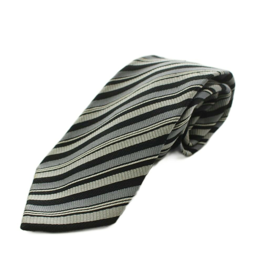 【中古】イヴサンローラン YVES SAINT LAURENT レギュラータイ ネクタイ レジメンタルストライプ シルク 絹 グレー 黒 ブラック /AN ■MA メンズ 【ベクトル 古着】 260810ブランドイヴサンローラン YVES SAINT LAURENT実寸サイズ大剣：約8.5cm　全長：約148cm　　素材絹色グレー 黒 ブラック状態全体的に毛羽立ち。表側に黄色いシミがございます。 ※全体的に中古品としての使用感とダメージがありますが、通常使用には支障のない商品です。 掲載写真や記載内容をご確認いただき、ご理解の上ご購入ください。付属品なし商品のお問い合わせの回答を休止しております。＊各商品ページの商品詳細等をご確認の上ご購入ください。【中古】イヴサンローラン YVES SAINT LAURENT レギュラータイ ネクタイ レジメンタルストライプ シルク 絹 グレー 黒 ブラック /AN ■MA メンズ 【ベクトル 古着】 260810状態ランク　”B”詳細については、下記および「状態ランクについて」ページをご覧ください。未使用・新品の商品ほぼ新品同様の商品使用感が少なく、かなり状態の良い商品使用感はあるが、傷や汚れの少ない商品使用感の他、傷や汚れが見られる商品かなり大きな傷みがある難あり商品※S〜CランクはUSED品となりますので、使用感をご理解の上でご入札下さい。状態ランクについてinformationブランドイヴサンローラン YVES SAINT LAURENT実寸サイズ大剣：約8.5cm　全長：約148cm　　素材絹色グレー 黒 ブラック状態全体的に毛羽立ち。表側に黄色いシミがございます。 ※全体的に中古品としての使用感とダメージがありますが、通常使用には支障のない商品です。 掲載写真や記載内容をご確認いただき、ご理解の上ご購入ください。付属品なし商品のお問い合わせの回答を休止しております。＊各商品ページの商品詳細等をご確認の上ご購入ください。本商品は一点物です他サイトや店舗にて販売している商品です。多少のお時間差にて欠品になることもございます。予めご了承頂ますようお願い致します。ベクトル・サイズガイドはこちらこの商品と同じブランドの商品を見る