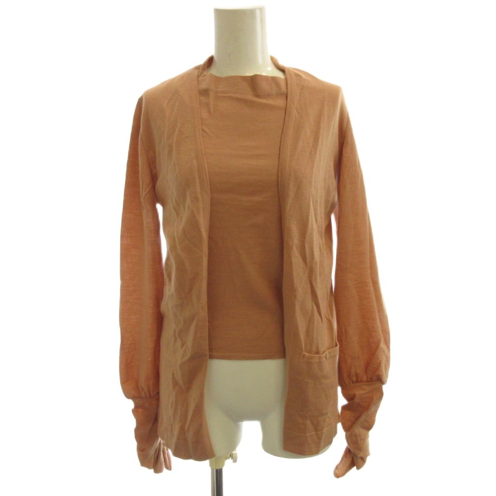 【中古】アルベルタ フェレッティ ALBERTA FERRETTI アンサンブルニット 36 ピンク 無地 長袖 ポケット /JP レディース 【ベクトル 古着】 260903ブランドアルベルタ フェレッティ ALBERTA FERRETTI表記サイズ36実寸サイズ肩幅：33cm　身幅：42cm　総丈：66cm　袖丈：69cm　身幅：42cm　総丈：50cm　　素材毛色ピンク状態カーディガンのブランドタグが片側取れていますが、その他に目立ったダメージはなく、まだまだご使用できる商品です。 ※全体的に中古品としての使用感とダメージがありますが、通常使用には支障のない商品です。 掲載写真や記載内容をご確認いただき、ご理解の上ご購入ください。備考サン・フレール商品のお問い合わせの回答を休止しております。＊各商品ページの商品詳細等をご確認の上ご購入ください。【中古】アルベルタ フェレッティ ALBERTA FERRETTI アンサンブルニット 36 ピンク 無地 長袖 ポケット /JP レディース 【ベクトル 古着】 260903状態ランク　”B”詳細については、下記および「状態ランクについて」ページをご覧ください。未使用・新品の商品ほぼ新品同様の商品使用感が少なく、かなり状態の良い商品使用感はあるが、傷や汚れの少ない商品使用感の他、傷や汚れが見られる商品かなり大きな傷みがある難あり商品※S〜CランクはUSED品となりますので、使用感をご理解の上でご入札下さい。状態ランクについてinformationブランドアルベルタ フェレッティ ALBERTA FERRETTI表記サイズ36実寸サイズ肩幅：33cm　身幅：42cm　総丈：66cm　袖丈：69cm　身幅：42cm　総丈：50cm　　素材毛色ピンク状態カーディガンのブランドタグが片側取れていますが、その他に目立ったダメージはなく、まだまだご使用できる商品です。 ※全体的に中古品としての使用感とダメージがありますが、通常使用には支障のない商品です。 掲載写真や記載内容をご確認いただき、ご理解の上ご購入ください。備考サン・フレール商品のお問い合わせの回答を休止しております。＊各商品ページの商品詳細等をご確認の上ご購入ください。本商品は一点物です他サイトや店舗にて販売している商品です。多少のお時間差にて欠品になることもございます。予めご了承頂ますようお願い致します。ベクトル・サイズガイドはこちらこの商品と同じブランドの商品を見る