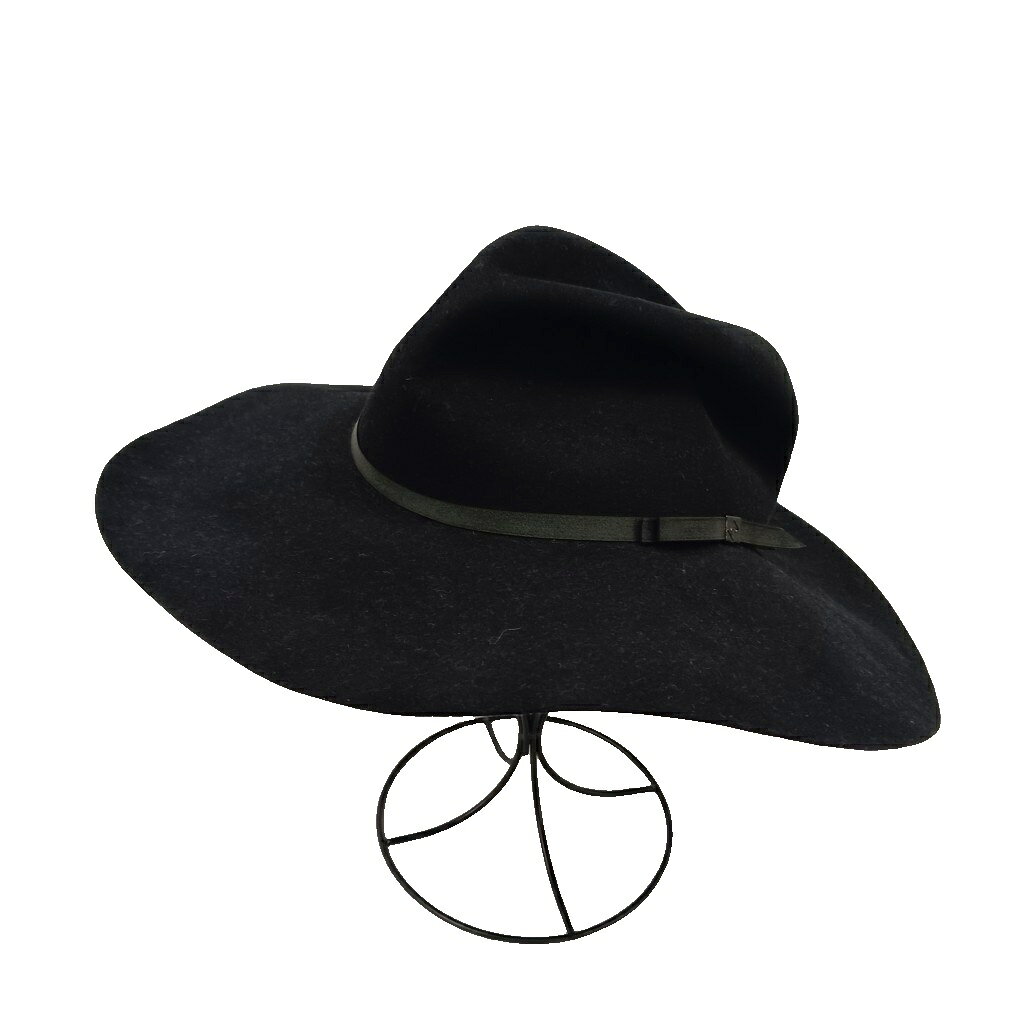 【中古】カシラ CA4LA 中折れ帽 ハット フェルト 黒 ブラック /AN ●D レディース 【ベクトル 古着】 260916ブランドカシラ CA4LA実寸サイズつば：約10cm　頭周り：約54.5cm　　素材本体 ラビットファー 飾り部分 絹色黒 ブラック状態全体的に白い繊維の付着。内側に汚れがございます。 ※全体的に中古品としての使用感とダメージがありますが、通常使用には支障のない商品です。 掲載写真や記載内容をご確認いただき、ご理解の上ご購入ください。商品のお問い合わせの回答を休止しております。＊各商品ページの商品詳細等をご確認の上ご購入ください。【中古】カシラ CA4LA 中折れ帽 ハット フェルト 黒 ブラック /AN ●D レディース 【ベクトル 古着】 260916状態ランク　”B”詳細については、下記および「状態ランクについて」ページをご覧ください。未使用・新品の商品ほぼ新品同様の商品使用感が少なく、かなり状態の良い商品使用感はあるが、傷や汚れの少ない商品使用感の他、傷や汚れが見られる商品かなり大きな傷みがある難あり商品※S〜CランクはUSED品となりますので、使用感をご理解の上でご入札下さい。状態ランクについてinformationブランドカシラ CA4LA実寸サイズつば：約10cm　頭周り：約54.5cm　　素材本体 ラビットファー 飾り部分 絹色黒 ブラック状態全体的に白い繊維の付着。内側に汚れがございます。 ※全体的に中古品としての使用感とダメージがありますが、通常使用には支障のない商品です。 掲載写真や記載内容をご確認いただき、ご理解の上ご購入ください。商品のお問い合わせの回答を休止しております。＊各商品ページの商品詳細等をご確認の上ご購入ください。本商品は一点物です他サイトや店舗にて販売している商品です。多少のお時間差にて欠品になることもございます。予めご了承頂ますようお願い致します。ベクトル・サイズガイドはこちらこの商品と同じブランドの商品を見る