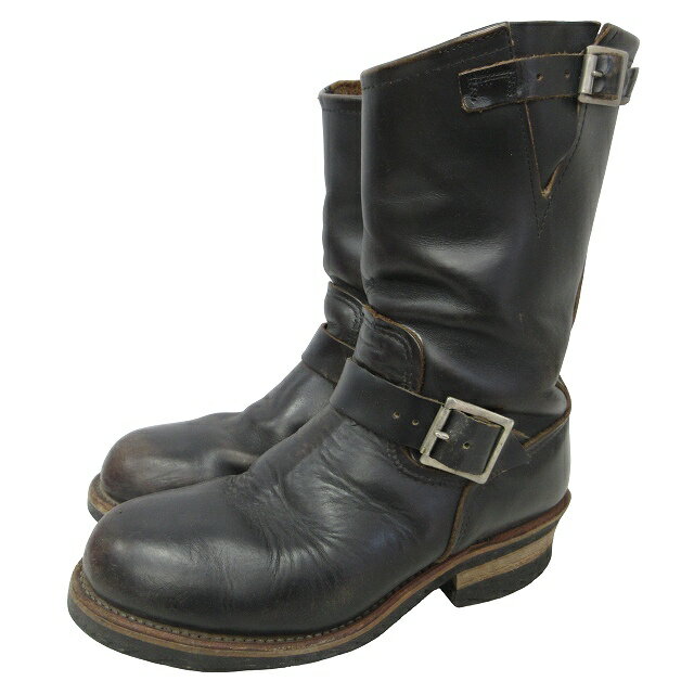 【中古】レッドウィング REDWING PT91 8270 94年製 ヴィンテージ ナイフポケット エンジニアブーツ レザーシューズ プリント羽タグ USA製 茶芯 黒 ブラック 7 D 25cm 1026 STK メンズ 【ベクトル 古着】 231027ブランドレッドウィング REDWING表記サイズ7 D実寸サイズ筒周り：32cm　筒高：24cm　ヒールの高さ：4cm　足首：34cm　　素材レザー色黒 ブラック仕様--状態この商品には下記のようなダメージがあります。 ・つま先、かかと、つま先部分に擦れ汚れ ・インソール内側に擦れ ・金具に擦れ ・全体的に多少の擦れ汚れ ※全体的に中古品としての使用感と上記のようなダメージがありますが、通常使用には支障のない商品です。掲載写真や記載内容をご確認いただき、ご理解の上ご購入ください。付属品箱付き（おまけ程度にお考えください）商品のお問い合わせの回答を休止しております。＊各商品ページの商品詳細等をご確認の上ご購入ください。【中古】レッドウィング REDWING PT91 8270 94年製 ヴィンテージ ナイフポケット エンジニアブーツ レザーシューズ プリント羽タグ USA製 茶芯 黒 ブラック 7 D 25cm 1026 STK メンズ 【ベクトル 古着】 231027状態ランク　”AB”詳細については、下記および「状態ランクについて」ページをご覧ください。未使用・新品の商品ほぼ新品同様の商品使用感が少なく、かなり状態の良い商品使用感はあるが、傷や汚れの少ない商品使用感の他、傷や汚れが見られる商品かなり大きな傷みがある難あり商品※S〜CランクはUSED品となりますので、使用感をご理解の上でご入札下さい。状態ランクについてinformationブランドレッドウィング REDWING表記サイズ7 D実寸サイズ筒周り：32cm　筒高：24cm　ヒールの高さ：4cm　足首：34cm　　素材レザー色黒 ブラック仕様--状態この商品には下記のようなダメージがあります。 ・つま先、かかと、つま先部分に擦れ汚れ ・インソール内側に擦れ ・金具に擦れ ・全体的に多少の擦れ汚れ ※全体的に中古品としての使用感と上記のようなダメージがありますが、通常使用には支障のない商品です。掲載写真や記載内容をご確認いただき、ご理解の上ご購入ください。付属品箱付き（おまけ程度にお考えください）商品のお問い合わせの回答を休止しております。＊各商品ページの商品詳細等をご確認の上ご購入ください。本商品は一点物です他サイトや店舗にて販売している商品です。多少のお時間差にて欠品になることもございます。予めご了承頂ますようお願い致します。ベクトル・サイズガイドはこちらこの商品と同じブランドの商品を見る