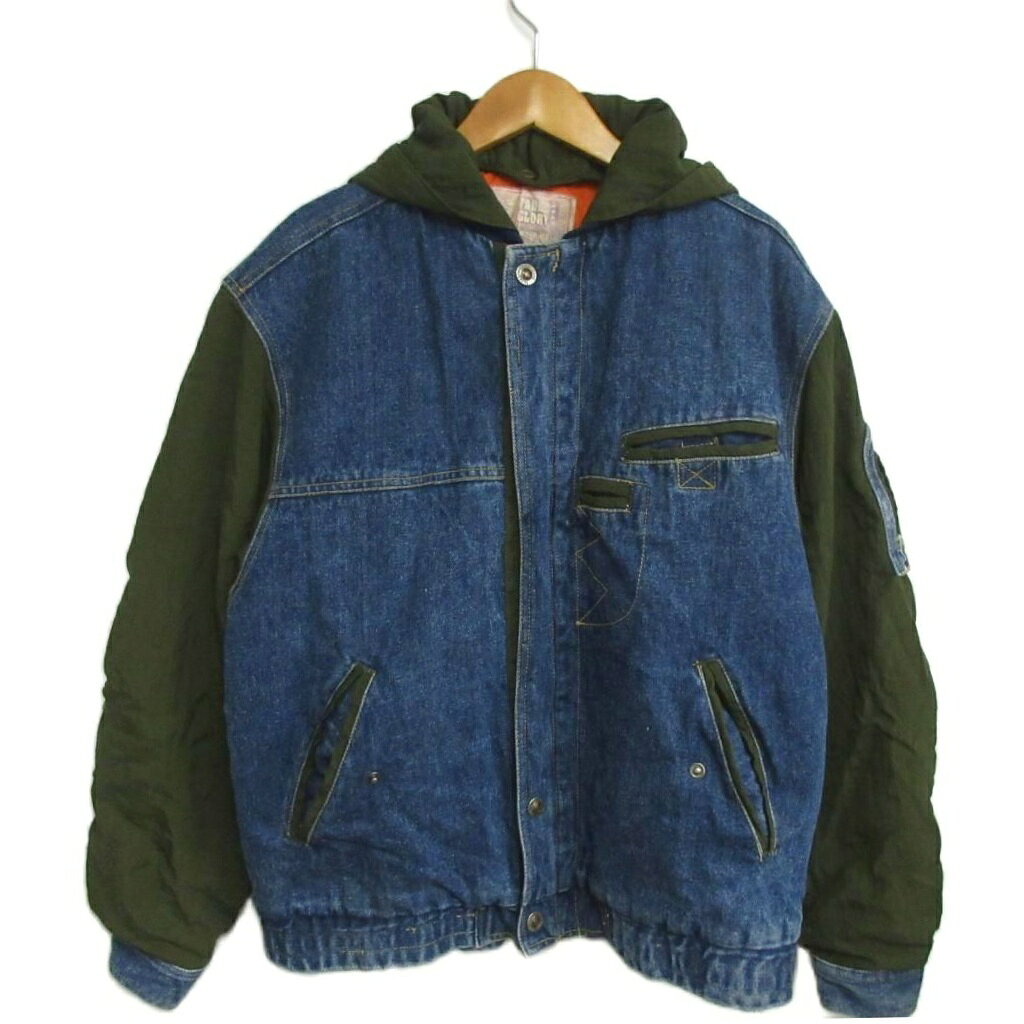 【中古】FADED GLORY 00s ヴィンテージ ドッキングジャケット 中綿 L インディゴブルー カーキ IBO96 メンズ 【ベクトル 古着】 260522表記サイズL実寸サイズ肩幅：52cm　身幅：56cm　着丈：64cm　袖丈：57cm　　素材表地 ラミー コットン フード ナイロン 裏地 ナイロン 中綿 ポリエステル色インディゴブルー カーキ仕様ポケット×6 （フラップ）状態・全体的に若干の使用感 その他に目立ったダメージはなく、問題なくご使用いただける商品です。 ※あくまでも中古品ですので掲載写真や記載内容をご確認いただき、ご理解の上ご購入ください。備考品番：なし 日本語表記なし こちらのお品物は店舗で保管しておらず、店頭販売は出来かねます。（※お取り寄せも出来かねます）商品のお問い合わせの回答を休止しております。＊各商品ページの商品詳細等をご確認の上ご購入ください。【中古】FADED GLORY 00s ヴィンテージ ドッキングジャケット 中綿 L インディゴブルー カーキ IBO96 メンズ 【ベクトル 古着】 260522状態ランク　”AB”詳細については、下記および「状態ランクについて」ページをご覧ください。未使用・新品の商品ほぼ新品同様の商品使用感が少なく、かなり状態の良い商品使用感はあるが、傷や汚れの少ない商品使用感の他、傷や汚れが見られる商品かなり大きな傷みがある難あり商品※S〜CランクはUSED品となりますので、使用感をご理解の上でご入札下さい。状態ランクについてinformation表記サイズL実寸サイズ肩幅：52cm　身幅：56cm　着丈：64cm　袖丈：57cm　　素材表地 ラミー コットン フード ナイロン 裏地 ナイロン 中綿 ポリエステル色インディゴブルー カーキ仕様ポケット×6 （フラップ）状態・全体的に若干の使用感 その他に目立ったダメージはなく、問題なくご使用いただける商品です。 ※あくまでも中古品ですので掲載写真や記載内容をご確認いただき、ご理解の上ご購入ください。備考品番：なし 日本語表記なし こちらのお品物は店舗で保管しておらず、店頭販売は出来かねます。（※お取り寄せも出来かねます）商品のお問い合わせの回答を休止しております。＊各商品ページの商品詳細等をご確認の上ご購入ください。本商品は一点物です他サイトや店舗にて販売している商品です。多少のお時間差にて欠品になることもございます。予めご了承頂ますようお願い致します。ベクトル・サイズガイドはこちらこの商品と同じブランドの商品を見る