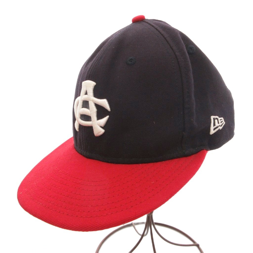 【中古】ニューエラ NEW ERA × AVIREX 9FIFTY ベースボールキャップ one 赤 レッド 紺 ネイビー 緑 グリーン ロゴ 刺繍 ウール /NL メンズ 【ベクトル 古着】 260715ブランドニューエラ NEW ERA表記サイズone実寸サイズつば：7cm　頭周り：58cm　　素材本体：毛 ツバ裏部分：綿色赤 レッド、紺 ネイビー、緑 グリーン状態・裏側に汚れ ※全体的に中古品としての使用感とダメージがありますが、通常使用には支障のない商品です。 掲載写真や記載内容をご確認いただき、ご理解の上ご購入ください。付属品付属品なし、写真に写っている物が全てです。備考ニューエラジャパン合同会社 こちらのお品物は店舗で保管しておらず、店頭販売出来かねます。（※お取り寄せも出来かねます）商品のお問い合わせの回答を休止しております。＊各商品ページの商品詳細等をご確認の上ご購入ください。【中古】ニューエラ NEW ERA × AVIREX 9FIFTY ベースボールキャップ one 赤 レッド 紺 ネイビー 緑 グリーン ロゴ 刺繍 ウール /NL メンズ 【ベクトル 古着】 260715状態ランク　”B”詳細については、下記および「状態ランクについて」ページをご覧ください。未使用・新品の商品ほぼ新品同様の商品使用感が少なく、かなり状態の良い商品使用感はあるが、傷や汚れの少ない商品使用感の他、傷や汚れが見られる商品かなり大きな傷みがある難あり商品※S〜CランクはUSED品となりますので、使用感をご理解の上でご入札下さい。状態ランクについてinformationブランドニューエラ NEW ERA表記サイズone実寸サイズつば：7cm　頭周り：58cm　　素材本体：毛 ツバ裏部分：綿色赤 レッド、紺 ネイビー、緑 グリーン状態・裏側に汚れ ※全体的に中古品としての使用感とダメージがありますが、通常使用には支障のない商品です。 掲載写真や記載内容をご確認いただき、ご理解の上ご購入ください。付属品付属品なし、写真に写っている物が全てです。備考ニューエラジャパン合同会社 こちらのお品物は店舗で保管しておらず、店頭販売出来かねます。（※お取り寄せも出来かねます）商品のお問い合わせの回答を休止しております。＊各商品ページの商品詳細等をご確認の上ご購入ください。本商品は一点物です他サイトや店舗にて販売している商品です。多少のお時間差にて欠品になることもございます。予めご了承頂ますようお願い致します。ベクトル・サイズガイドはこちらこの商品と同じブランドの商品を見る