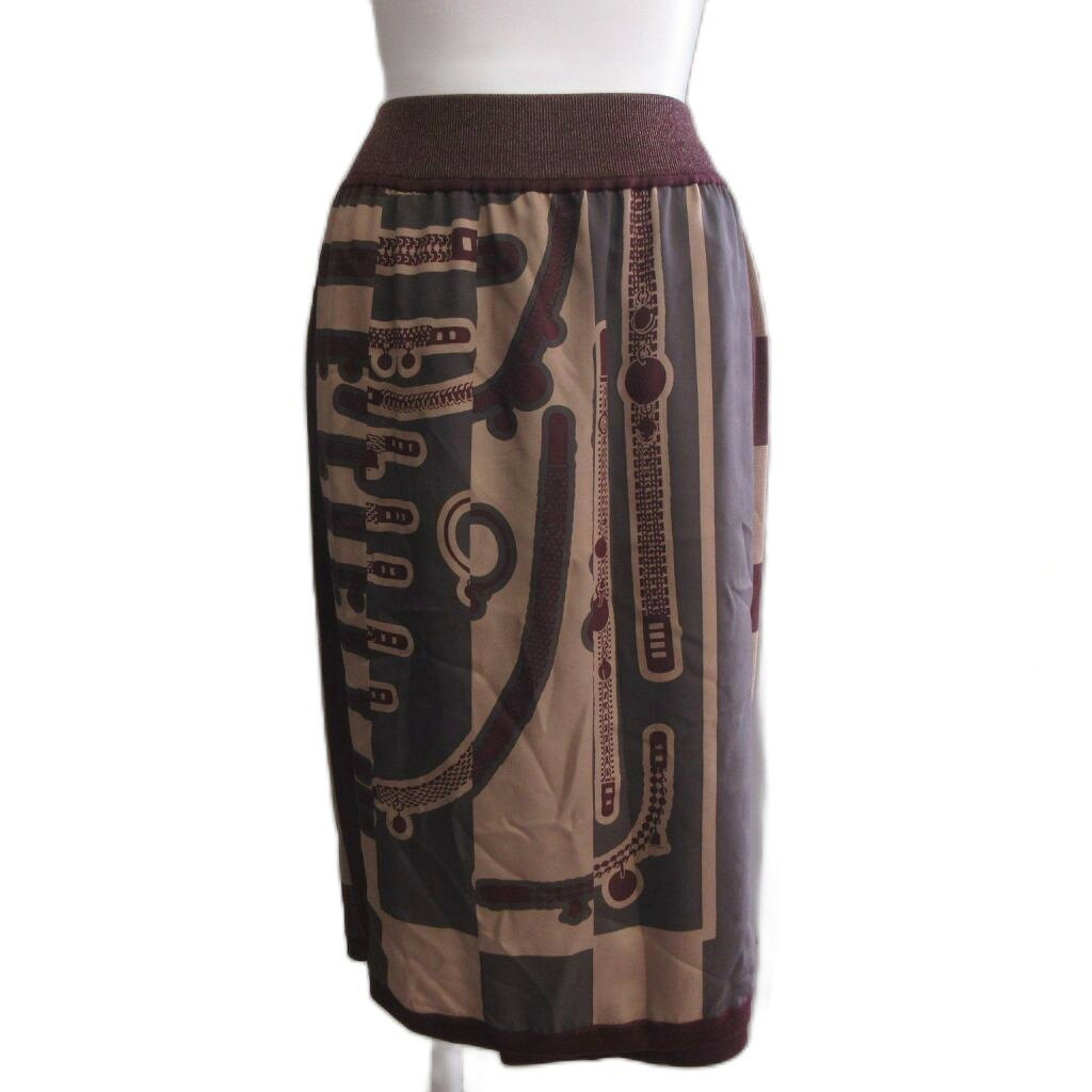 【中古】エルメス HERMES 極美品 22AW TRESOR DE MEDOR RAYURE ツイルレーヌ スカート シルク 34 ベージュ ボルドー 箱付 ■MNK10 レディース 【ベクトル 古着】 260727ブランドエルメス HERMES表記サイズ34実寸サイズウエスト：54〜60cm　ヒップ：90cm　スカート丈：68cm　　素材シルク ポリアミド エラスタン色ベージュ ボルドー仕様裏地なし状態使用感が少なく、かなり状態の良い商品です。 ※あくまでも中古品ですので掲載写真や記載内容をご確認いただき、ご理解の上ご購入ください。付属品箱、写真に写っている物が全てです。備考品番：なし商品のお問い合わせの回答を休止しております。＊各商品ページの商品詳細等をご確認の上ご購入ください。【中古】エルメス HERMES 極美品 22AW TRESOR DE MEDOR RAYURE ツイルレーヌ スカート シルク 34 ベージュ ボルドー 箱付 ■MNK10 レディース 【ベクトル 古着】 260727状態ランク　”A”詳細については、下記および「状態ランクについて」ページをご覧ください。未使用・新品の商品ほぼ新品同様の商品使用感が少なく、かなり状態の良い商品使用感はあるが、傷や汚れの少ない商品使用感の他、傷や汚れが見られる商品かなり大きな傷みがある難あり商品※S〜CランクはUSED品となりますので、使用感をご理解の上でご入札下さい。状態ランクについてinformationブランドエルメス HERMES表記サイズ34実寸サイズウエスト：54〜60cm　ヒップ：90cm　スカート丈：68cm　　素材シルク ポリアミド エラスタン色ベージュ ボルドー仕様裏地なし状態使用感が少なく、かなり状態の良い商品です。 ※あくまでも中古品ですので掲載写真や記載内容をご確認いただき、ご理解の上ご購入ください。付属品箱、写真に写っている物が全てです。備考品番：なし商品のお問い合わせの回答を休止しております。＊各商品ページの商品詳細等をご確認の上ご購入ください。本商品は一点物です他サイトや店舗にて販売している商品です。多少のお時間差にて欠品になることもございます。予めご了承頂ますようお願い致します。ベクトル・サイズガイドはこちらこの商品と同じブランドの商品を見る