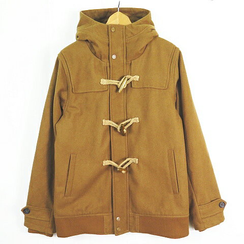 【中古】チャオパニック CIAOPANIC ダッフルブルゾン ジャケット ウール L キャメル 2sa6957 メンズ 【ベクトル 古着】 251024ブランドチャオパニック CIAOPANIC表記サイズL C96-104 T175-185実寸サイズ肩幅：45cm　身幅：51cm　着丈：72cm　袖丈：64cm　　素材表地 ウール49% ポリエステル48% アクリル2% ナイロン1% 裏地 ポリエステル100% リブ ポリエステル100% 中綿 ポリエステル100%色キャメル状態多少の使用感はございますが大きなダメージもなくまだまだご愛用頂けると思います。 ※あくまでも中古品ですので掲載写真や記載内容をご確認いただき、ご理解の上ご購入ください。備考商品画像はできる限り現品を再現するように心がけておりますが、ご利用のモニターにより実物と多少異なる場合がございます。商品のお問い合わせの回答を休止しております。＊各商品ページの商品詳細等をご確認の上ご購入ください。【中古】チャオパニック CIAOPANIC ダッフルブルゾン ジャケット ウール L キャメル 2sa6957 メンズ 【ベクトル 古着】 251024状態ランク　”AB”詳細については、下記および「状態ランクについて」ページをご覧ください。未使用・新品の商品ほぼ新品同様の商品使用感が少なく、かなり状態の良い商品使用感はあるが、傷や汚れの少ない商品使用感の他、傷や汚れが見られる商品かなり大きな傷みがある難あり商品※S〜CランクはUSED品となりますので、使用感をご理解の上でご入札下さい。状態ランクについてinformationブランドチャオパニック CIAOPANIC表記サイズL C96-104 T175-185実寸サイズ肩幅：45cm　身幅：51cm　着丈：72cm　袖丈：64cm　　素材表地 ウール49% ポリエステル48% アクリル2% ナイロン1% 裏地 ポリエステル100% リブ ポリエステル100% 中綿 ポリエステル100%色キャメル状態多少の使用感はございますが大きなダメージもなくまだまだご愛用頂けると思います。 ※あくまでも中古品ですので掲載写真や記載内容をご確認いただき、ご理解の上ご購入ください。備考商品画像はできる限り現品を再現するように心がけておりますが、ご利用のモニターにより実物と多少異なる場合がございます。商品のお問い合わせの回答を休止しております。＊各商品ページの商品詳細等をご確認の上ご購入ください。本商品は一点物です他サイトや店舗にて販売している商品です。多少のお時間差にて欠品になることもございます。予めご了承頂ますようお願い致します。ベクトル・サイズガイドはこちらこの商品と同じブランドの商品を見る