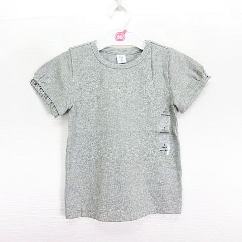 【中古】未使用品 ベビーギャップ BABY GAP Tシャツ カットソー 半袖 丸首 リブ レース ストレッチ 110 グレー ※EKM キッズ 【ベクトル 古着】 231204ブランドベビーギャップ BABY GAP表記サイズ110 5years 実寸サイズ肩幅：23.5cm　身幅：29cm　着丈：38cm　袖丈：11cm　　素材綿97% ポリウレタン3%色グレー ※照明や撮影環境により、実物と若干お色が違う場合がございます。予めご了承下さい。状態タグ付きの未使用品です。 ※未使用品・新品同様の商品ではございますが、一度は一般の方の手に渡り、個人で保管されていた商品です。 また、保管・陳列時の薄いスレなど微細な状態変化が見られる場合がございます。ご理解の上ご購入ください。 商品のお問い合わせの回答を休止しております。＊各商品ページの商品詳細等をご確認の上ご購入ください。【中古】未使用品 ベビーギャップ BABY GAP Tシャツ カットソー 半袖 丸首 リブ レース ストレッチ 110 グレー ※EKM キッズ 【ベクトル 古着】 231204状態ランク　”S”詳細については、下記および「状態ランクについて」ページをご覧ください。未使用・新品の商品ほぼ新品同様の商品使用感が少なく、かなり状態の良い商品使用感はあるが、傷や汚れの少ない商品使用感の他、傷や汚れが見られる商品かなり大きな傷みがある難あり商品※S〜CランクはUSED品となりますので、使用感をご理解の上でご入札下さい。状態ランクについてinformationブランドベビーギャップ BABY GAP表記サイズ110 5years 実寸サイズ肩幅：23.5cm　身幅：29cm　着丈：38cm　袖丈：11cm　　素材綿97% ポリウレタン3%色グレー ※照明や撮影環境により、実物と若干お色が違う場合がございます。予めご了承下さい。状態タグ付きの未使用品です。 ※未使用品・新品同様の商品ではございますが、一度は一般の方の手に渡り、個人で保管されていた商品です。 また、保管・陳列時の薄いスレなど微細な状態変化が見られる場合がございます。ご理解の上ご購入ください。 商品のお問い合わせの回答を休止しております。＊各商品ページの商品詳細等をご確認の上ご購入ください。本商品は一点物です他サイトや店舗にて販売している商品です。多少のお時間差にて欠品になることもございます。予めご了承頂ますようお願い致します。ベクトル・サイズガイドはこちらこの商品と同じブランドの商品を見る