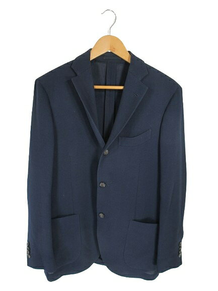 【中古】ラルディーニ LARDINI テーラード ジャケット シングルブレスト スーツ 無地 ネイビー サイズ48 QQQ メンズ 【ベクトル 古着】 251023ブランドラルディーニ LARDINI表記サイズ48実寸サイズ肩幅：43cm　身幅：50cm　袖丈：56cm　着丈：71cm　　素材表地 ウール/100% 裏地 レーヨン/50% 　　 キュプラ/50%色ネイビー ※色に関してはこの商品の出品者の主観で判断しておりますので、カタログや正規の言い回しとは異なる場合がございます。状態若干の使用感はございますが、目立った汚れやダメージもなく、比較的状態の良い商品です。商品のお問い合わせの回答を休止しております。＊各商品ページの商品詳細等をご確認の上ご購入ください。【中古】ラルディーニ LARDINI テーラード ジャケット シングルブレスト スーツ 無地 ネイビー サイズ48 QQQ メンズ 【ベクトル 古着】 251023状態ランク　”AB”詳細については、下記および「状態ランクについて」ページをご覧ください。未使用・新品の商品ほぼ新品同様の商品使用感が少なく、かなり状態の良い商品使用感はあるが、傷や汚れの少ない商品使用感の他、傷や汚れが見られる商品かなり大きな傷みがある難あり商品※S〜CランクはUSED品となりますので、使用感をご理解の上でご入札下さい。状態ランクについてinformationブランドラルディーニ LARDINI表記サイズ48実寸サイズ肩幅：43cm　身幅：50cm　袖丈：56cm　着丈：71cm　　素材表地 ウール/100% 裏地 レーヨン/50% 　　 キュプラ/50%色ネイビー ※色に関してはこの商品の出品者の主観で判断しておりますので、カタログや正規の言い回しとは異なる場合がございます。状態若干の使用感はございますが、目立った汚れやダメージもなく、比較的状態の良い商品です。商品のお問い合わせの回答を休止しております。＊各商品ページの商品詳細等をご確認の上ご購入ください。本商品は一点物です他サイトや店舗にて販売している商品です。多少のお時間差にて欠品になることもございます。予めご了承頂ますようお願い致します。ベクトル・サイズガイドはこちらこの商品と同じブランドの商品を見る