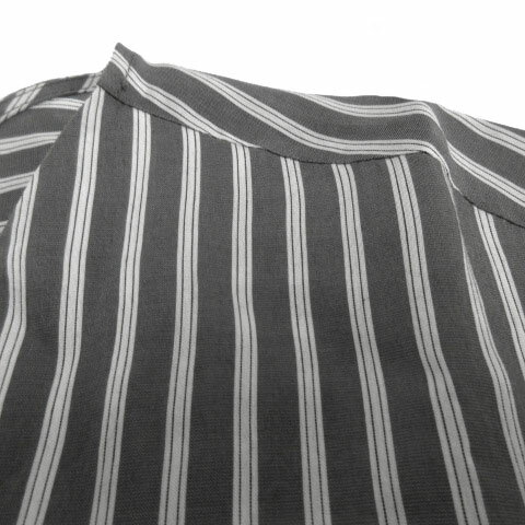 【中古】アンタイトル UNTITLED ブラウス クロスオーバーVネック 半袖 テールカット ナリヤ NALYA イタリア製生地 シルク混 ストライプ グレー ホワイト 白 2 レディース 【ベクトル 古着】 240917
