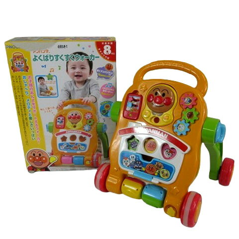 【中古】ピノチオ PINOCCHIO アンパンマン よくばりすくすくウォーカー 【ベクトル 古着】 260925表記サイズ実寸サイズをご確認下さい実寸サイズ高さ約46cm　横約35cm　色オレンジ マルチカラー仕様アンパンマン よくばりすくすくウォーカー状態外箱にキズ、汚れあります。 フロントに小キズ箇所あります。 その他に目立ったダメージはなく、問題なくご使用いただける商品です。 ※あくまでも中古品ですので掲載写真や記載内容をご確認いただき、ご理解の上ご購入ください。付属品外箱（キズ、汚れあり）商品のお問い合わせの回答を休止しております。＊各商品ページの商品詳細等をご確認の上ご購入ください。【中古】ピノチオ PINOCCHIO アンパンマン よくばりすくすくウォーカー 【ベクトル 古着】 260925状態ランク　”AB”詳細については、下記および「状態ランクについて」ページをご覧ください。未使用・新品の商品ほぼ新品同様の商品使用感が少なく、かなり状態の良い商品使用感はあるが、傷や汚れの少ない商品使用感の他、傷や汚れが見られる商品かなり大きな傷みがある難あり商品※S〜CランクはUSED品となりますので、使用感をご理解の上でご入札下さい。状態ランクについてinformation表記サイズ実寸サイズをご確認下さい実寸サイズ高さ約46cm　横約35cm　色オレンジ マルチカラー仕様アンパンマン よくばりすくすくウォーカー状態外箱にキズ、汚れあります。 フロントに小キズ箇所あります。 その他に目立ったダメージはなく、問題なくご使用いただける商品です。 ※あくまでも中古品ですので掲載写真や記載内容をご確認いただき、ご理解の上ご購入ください。付属品外箱（キズ、汚れあり）商品のお問い合わせの回答を休止しております。＊各商品ページの商品詳細等をご確認の上ご購入ください。本商品は一点物です他サイトや店舗にて販売している商品です。多少のお時間差にて欠品になることもございます。予めご了承頂ますようお願い致します。ベクトル・サイズガイドはこちらこの商品と同じブランドの商品を見る