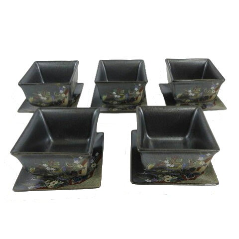 【中古】未使用品 瑞陶 陶彩 蝶友禅 料理揃 5客セット 受け皿付き小鉢 グレー系 マルチカラー 【ベクトル 古着】 260726表記サイズ実寸サイズをご確認下さい。実寸サイズ小鉢　口径 8cm?8cm　高さ 5.4cm　　受け皿 9.6cm?9.6cm　素材陶器色グレー系 柄 マルチカラー ※色に関してはこの出品者の主観で判断しておりますので、カタログや正規のカラーとは言い回しが異なる場合があります。仕様蝶友禅 料理揃 5客セット 受け皿付き小鉢状態タグはありませんが、新品同様の商品です。 ※未使用品・新品同様の商品ではございますが、一度は一般の方の手に渡り、個人で保管されていた商品です。 また、保管・陳列時の薄いスレなど微細な状態変化が見られる場合がございます。ご理解の上ご購入ください。 ※保管時にお品物にシワが入る場合がございます。 付属品箱あります。商品のお問い合わせの回答を休止しております。＊各商品ページの商品詳細等をご確認の上ご購入ください。【中古】未使用品 瑞陶 陶彩 蝶友禅 料理揃 5客セット 受け皿付き小鉢 グレー系 マルチカラー 【ベクトル 古着】 260726状態ランク　”S”詳細については、下記および「状態ランクについて」ページをご覧ください。未使用・新品の商品ほぼ新品同様の商品使用感が少なく、かなり状態の良い商品使用感はあるが、傷や汚れの少ない商品使用感の他、傷や汚れが見られる商品かなり大きな傷みがある難あり商品※S〜CランクはUSED品となりますので、使用感をご理解の上でご入札下さい。状態ランクについてinformation表記サイズ実寸サイズをご確認下さい。実寸サイズ小鉢　口径 8cm?8cm　高さ 5.4cm　　受け皿 9.6cm?9.6cm　素材陶器色グレー系 柄 マルチカラー ※色に関してはこの出品者の主観で判断しておりますので、カタログや正規のカラーとは言い回しが異なる場合があります。仕様蝶友禅 料理揃 5客セット 受け皿付き小鉢状態タグはありませんが、新品同様の商品です。 ※未使用品・新品同様の商品ではございますが、一度は一般の方の手に渡り、個人で保管されていた商品です。 また、保管・陳列時の薄いスレなど微細な状態変化が見られる場合がございます。ご理解の上ご購入ください。 ※保管時にお品物にシワが入る場合がございます。 付属品箱あります。商品のお問い合わせの回答を休止しております。＊各商品ページの商品詳細等をご確認の上ご購入ください。本商品は一点物です他サイトや店舗にて販売している商品です。多少のお時間差にて欠品になることもございます。予めご了承頂ますようお願い致します。ベクトル・サイズガイドはこちらこの商品と同じブランドの商品を見る