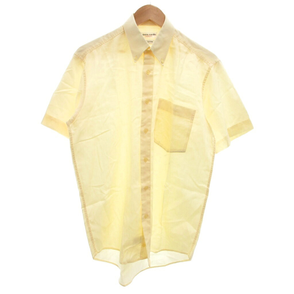 【中古】ピエールカルダン Pierre Cardin シャツ M 黄 イエロー ボタンダウン 半袖 胸ポケット /ML ■ECF007 メンズ 【ベクトル 古着】 260723ブランドピエールカルダン Pierre Cardin表記サイズM実寸サイズ肩幅：48cm　身幅：56cm　着丈：81cm　袖丈：23cm　　素材綿色黄 イエロー 状態・右肩に最大2cmほどの薄茶色いシミ汚れが複数あり ・前側右ポケット下など薄黒い汚れが複数あり ※全体的に中古品としての使用感とダメージがありますが、通常使用には支障のない商品です。 掲載写真や記載内容をご確認いただき、ご理解の上ご購入ください。付属品付属品なし、写真に写っている物が全てです。備考代理店記載なし こちらのお品物は店舗で保管しておらず、店頭販売出来かねます。（※お取り寄せも出来かねます）商品のお問い合わせの回答を休止しております。＊各商品ページの商品詳細等をご確認の上ご購入ください。【中古】ピエールカルダン Pierre Cardin シャツ M 黄 イエロー ボタンダウン 半袖 胸ポケット /ML ■ECF007 メンズ 【ベクトル 古着】 260723状態ランク　”B”詳細については、下記および「状態ランクについて」ページをご覧ください。未使用・新品の商品ほぼ新品同様の商品使用感が少なく、かなり状態の良い商品使用感はあるが、傷や汚れの少ない商品使用感の他、傷や汚れが見られる商品かなり大きな傷みがある難あり商品※S〜CランクはUSED品となりますので、使用感をご理解の上でご入札下さい。状態ランクについてinformationブランドピエールカルダン Pierre Cardin表記サイズM実寸サイズ肩幅：48cm　身幅：56cm　着丈：81cm　袖丈：23cm　　素材綿色黄 イエロー 状態・右肩に最大2cmほどの薄茶色いシミ汚れが複数あり ・前側右ポケット下など薄黒い汚れが複数あり ※全体的に中古品としての使用感とダメージがありますが、通常使用には支障のない商品です。 掲載写真や記載内容をご確認いただき、ご理解の上ご購入ください。付属品付属品なし、写真に写っている物が全てです。備考代理店記載なし こちらのお品物は店舗で保管しておらず、店頭販売出来かねます。（※お取り寄せも出来かねます）商品のお問い合わせの回答を休止しております。＊各商品ページの商品詳細等をご確認の上ご購入ください。本商品は一点物です他サイトや店舗にて販売している商品です。多少のお時間差にて欠品になることもございます。予めご了承頂ますようお願い致します。ベクトル・サイズガイドはこちらこの商品と同じブランドの商品を見る