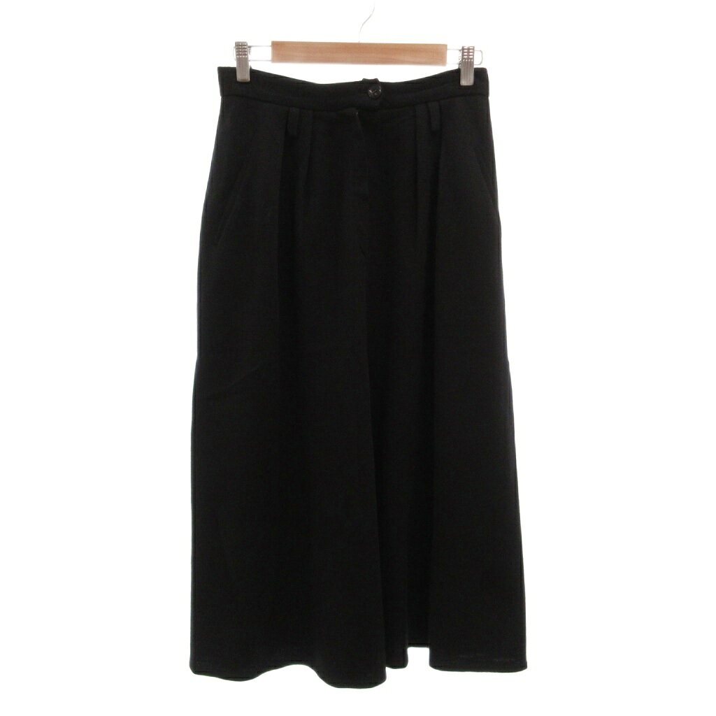 【中古】ソニアリキエル SONIA RYKIEL スカート ロング丈 プリーツ ウール 38 黒 ブラック /SC ■ECF007 レディース 【ベクトル 古着】 260731ブランドソニアリキエル SONIA RYKIEL表記サイズ38実寸サイズウエスト：70cm　ヒップ：92cm　スカート丈：83cm　　素材毛色黒 ブラック 状態・裏身頃 汚れあり その他に目立ったダメージはなく、問題なくご使用いただける商品です。 ※あくまでも中古品ですので掲載写真や記載内容をご確認いただき、ご理解の上ご購入ください。付属品付属品なし、写真に写っている物が全てです。備考（株）エルビス こちらのお品物は店舗で保管しておらず、店頭販売出来かねます。（※お取り寄せも出来かねます） 品番:ECF007商品のお問い合わせの回答を休止しております。＊各商品ページの商品詳細等をご確認の上ご購入ください。【中古】ソニアリキエル SONIA RYKIEL スカート ロング丈 プリーツ ウール 38 黒 ブラック /SC ■ECF007 レディース 【ベクトル 古着】 260731状態ランク　”AB”詳細については、下記および「状態ランクについて」ページをご覧ください。未使用・新品の商品ほぼ新品同様の商品使用感が少なく、かなり状態の良い商品使用感はあるが、傷や汚れの少ない商品使用感の他、傷や汚れが見られる商品かなり大きな傷みがある難あり商品※S〜CランクはUSED品となりますので、使用感をご理解の上でご入札下さい。状態ランクについてinformationブランドソニアリキエル SONIA RYKIEL表記サイズ38実寸サイズウエスト：70cm　ヒップ：92cm　スカート丈：83cm　　素材毛色黒 ブラック 状態・裏身頃 汚れあり その他に目立ったダメージはなく、問題なくご使用いただける商品です。 ※あくまでも中古品ですので掲載写真や記載内容をご確認いただき、ご理解の上ご購入ください。付属品付属品なし、写真に写っている物が全てです。備考（株）エルビス こちらのお品物は店舗で保管しておらず、店頭販売出来かねます。（※お取り寄せも出来かねます） 品番:ECF007商品のお問い合わせの回答を休止しております。＊各商品ページの商品詳細等をご確認の上ご購入ください。本商品は一点物です他サイトや店舗にて販売している商品です。多少のお時間差にて欠品になることもございます。予めご了承頂ますようお願い致します。ベクトル・サイズガイドはこちらこの商品と同じブランドの商品を見る