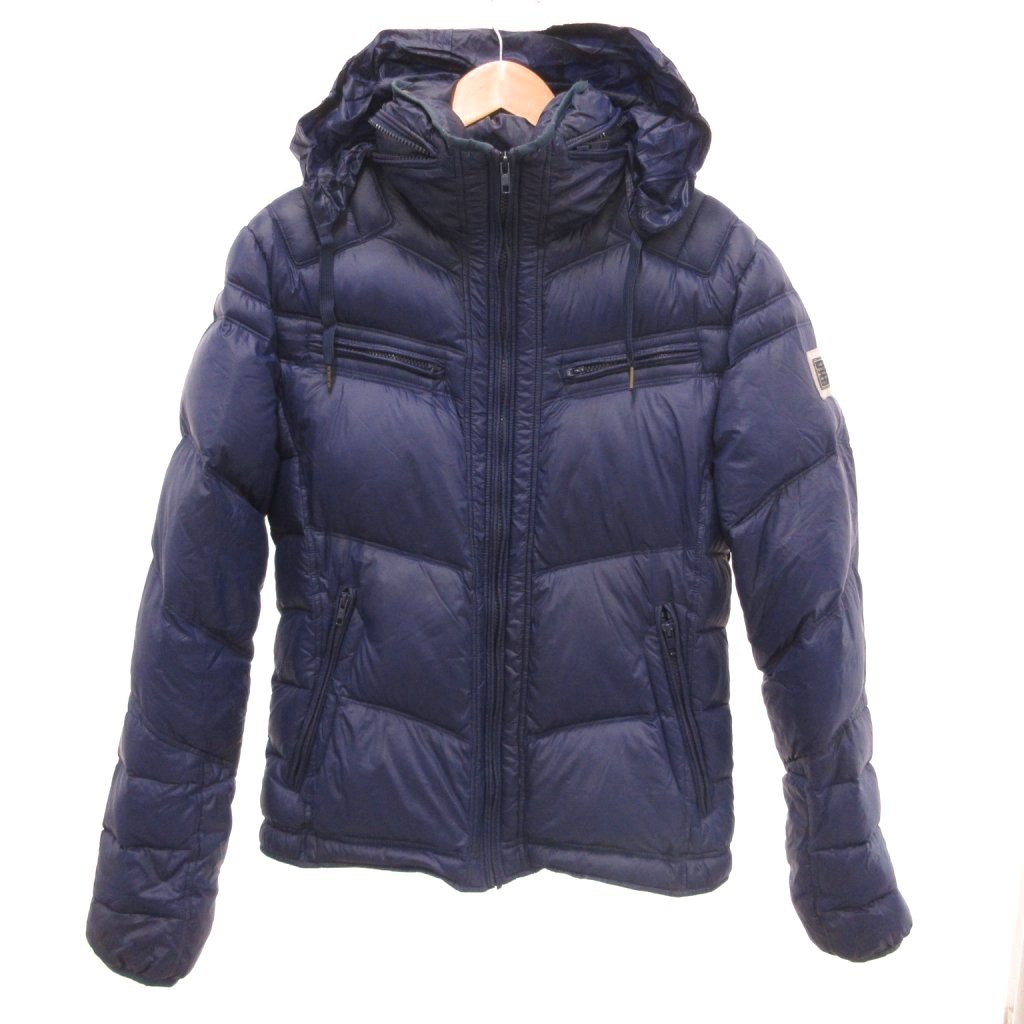 【中古】ディーゼル DIESEL ダウンジャケット ブルゾン Y2K ジップアップ ワッペン L 青 ブルー /JS ■ECG008 メンズ 【ベクトル 古着】 260807ブランドディーゼル DIESEL表記サイズL実寸サイズ肩幅：48cm　身幅：55cm　着丈：71cm　袖丈：70cm　　素材ナイロン 中綿 ダウン フェザー色青 ブルー仕様ポケット×4 フード収納可能状態・全体的なシワ ・ボタンなど金具の錆び ※全体的に中古品としての使用感とダメージがありますが、通常使用には支障のない商品です。 掲載写真や記載内容をご確認いただき、ご理解の上ご購入ください。付属品なし備考ディーゼルジャパン(株) こちらのお品物は店舗で保管しておらず、店頭販売出来かねます。（※お取り寄せも出来かねます）商品のお問い合わせの回答を休止しております。＊各商品ページの商品詳細等をご確認の上ご購入ください。【中古】ディーゼル DIESEL ダウンジャケット ブルゾン Y2K ジップアップ ワッペン L 青 ブルー /JS ■ECG008 メンズ 【ベクトル 古着】 260807状態ランク　”B”詳細については、下記および「状態ランクについて」ページをご覧ください。未使用・新品の商品ほぼ新品同様の商品使用感が少なく、かなり状態の良い商品使用感はあるが、傷や汚れの少ない商品使用感の他、傷や汚れが見られる商品かなり大きな傷みがある難あり商品※S〜CランクはUSED品となりますので、使用感をご理解の上でご入札下さい。状態ランクについてinformationブランドディーゼル DIESEL表記サイズL実寸サイズ肩幅：48cm　身幅：55cm　着丈：71cm　袖丈：70cm　　素材ナイロン 中綿 ダウン フェザー色青 ブルー仕様ポケット×4 フード収納可能状態・全体的なシワ ・ボタンなど金具の錆び ※全体的に中古品としての使用感とダメージがありますが、通常使用には支障のない商品です。 掲載写真や記載内容をご確認いただき、ご理解の上ご購入ください。付属品なし備考ディーゼルジャパン(株) こちらのお品物は店舗で保管しておらず、店頭販売出来かねます。（※お取り寄せも出来かねます）商品のお問い合わせの回答を休止しております。＊各商品ページの商品詳細等をご確認の上ご購入ください。本商品は一点物です他サイトや店舗にて販売している商品です。多少のお時間差にて欠品になることもございます。予めご了承頂ますようお願い致します。ベクトル・サイズガイドはこちらこの商品と同じブランドの商品を見る