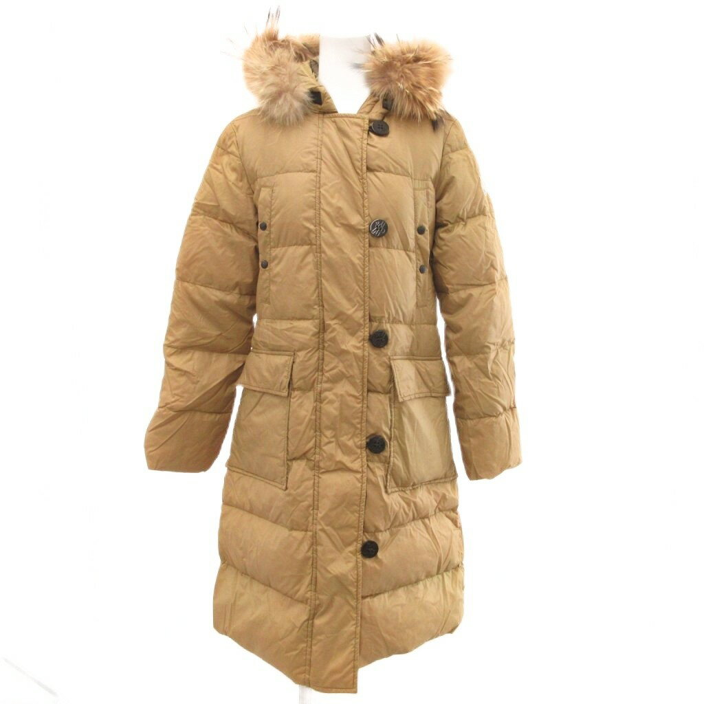【中古】モンクレール MONCLER メッシーナ ダウンコート ロング ラクーンファー 00 ベージュ /JS ■GY42 レディース 【ベクトル 古着】 260123ブランドモンクレール MONCLER表記サイズ00実寸サイズ肩幅：40cm　身幅：46cm　袖丈：61cm　着丈：97cm　　素材表地 ナイロン 裏地 ナイロン ラクーンファー 中綿 ダウン90% フェザー10%色ベージュ仕様ポケット×3状態・表面全体変色 ※全体的に中古品としての使用感とダメージがありますが、通常使用には支障のない商品です。 掲載写真や記載内容をご確認いただき、ご理解の上ご購入ください。付属品なし備考062/093 49301/91/68959 スープリームスインコーポレーテッド(株) こちらのお品物は店舗で保管しておらず、店頭販売出来かねます。（※お取り寄せも出来かねます）商品のお問い合わせの回答を休止しております。＊各商品ページの商品詳細等をご確認の上ご購入ください。【中古】モンクレール MONCLER メッシーナ ダウンコート ロング ラクーンファー 00 ベージュ /JS ■GY42 レディース 【ベクトル 古着】 260123状態ランク　”B”詳細については、下記および「状態ランクについて」ページをご覧ください。未使用・新品の商品ほぼ新品同様の商品使用感が少なく、かなり状態の良い商品使用感はあるが、傷や汚れの少ない商品使用感の他、傷や汚れが見られる商品かなり大きな傷みがある難あり商品※S〜CランクはUSED品となりますので、使用感をご理解の上でご入札下さい。状態ランクについてinformationブランドモンクレール MONCLER表記サイズ00実寸サイズ肩幅：40cm　身幅：46cm　袖丈：61cm　着丈：97cm　　素材表地 ナイロン 裏地 ナイロン ラクーンファー 中綿 ダウン90% フェザー10%色ベージュ仕様ポケット×3状態・表面全体変色 ※全体的に中古品としての使用感とダメージがありますが、通常使用には支障のない商品です。 掲載写真や記載内容をご確認いただき、ご理解の上ご購入ください。付属品なし備考062/093 49301/91/68959 スープリームスインコーポレーテッド(株) こちらのお品物は店舗で保管しておらず、店頭販売出来かねます。（※お取り寄せも出来かねます）商品のお問い合わせの回答を休止しております。＊各商品ページの商品詳細等をご確認の上ご購入ください。本商品は一点物です他サイトや店舗にて販売している商品です。多少のお時間差にて欠品になることもございます。予めご了承頂ますようお願い致します。ベクトル・サイズガイドはこちらこの商品と同じブランドの商品を見る