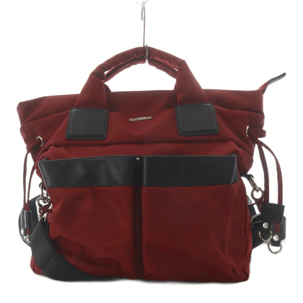 【中古】バルコス BARCOS カジュアル3WAYナイロンリュック ハンドバッグ ショルダーバッグ レッド /YO19 ■GY18 【ベクトル 古着】 260501ブランドバルコス BARCOS実寸サイズ持ち手の長さ：28cm　ヨコ：28cm　タテ：28cm　マチ：12.5cm　ショルダーの長さ：70-122（ショルダーストラップ）/88（リュックサック・最長）cm　　素材ナイロン 色レッド状態内側と表側に使用によるスレと汚れがありますが、その他に目立ったダメージはなく、問題なくご使用いただける商品です。 ※あくまでも中古品ですので掲載写真や記載内容をご確認いただき、ご理解の上ご購入ください。付属品付属品なし商品のお問い合わせの回答を休止しております。＊各商品ページの商品詳細等をご確認の上ご購入ください。【中古】バルコス BARCOS カジュアル3WAYナイロンリュック ハンドバッグ ショルダーバッグ レッド /YO19 ■GY18 【ベクトル 古着】 260501状態ランク　”AB”詳細については、下記および「状態ランクについて」ページをご覧ください。未使用・新品の商品ほぼ新品同様の商品使用感が少なく、かなり状態の良い商品使用感はあるが、傷や汚れの少ない商品使用感の他、傷や汚れが見られる商品かなり大きな傷みがある難あり商品※S〜CランクはUSED品となりますので、使用感をご理解の上でご入札下さい。状態ランクについてinformationブランドバルコス BARCOS実寸サイズ持ち手の長さ：28cm　ヨコ：28cm　タテ：28cm　マチ：12.5cm　ショルダーの長さ：70-122（ショルダーストラップ）/88（リュックサック・最長）cm　　素材ナイロン 色レッド状態内側と表側に使用によるスレと汚れがありますが、その他に目立ったダメージはなく、問題なくご使用いただける商品です。 ※あくまでも中古品ですので掲載写真や記載内容をご確認いただき、ご理解の上ご購入ください。付属品付属品なし商品のお問い合わせの回答を休止しております。＊各商品ページの商品詳細等をご確認の上ご購入ください。本商品は一点物です他サイトや店舗にて販売している商品です。多少のお時間差にて欠品になることもございます。予めご了承頂ますようお願い致します。ベクトル・サイズガイドはこちらこの商品と同じブランドの商品を見る