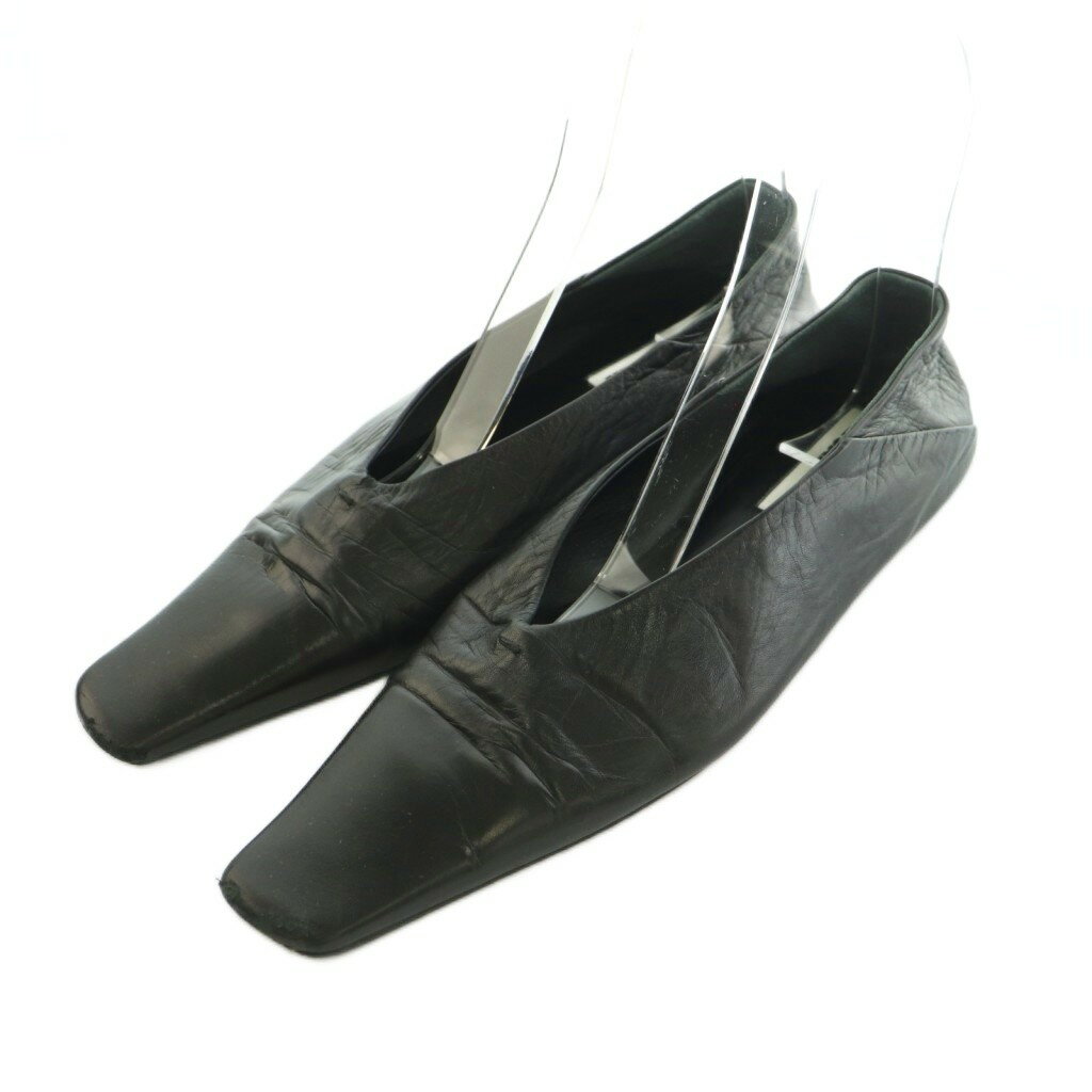 【中古】ジルサンダー JIL SANDER フラットシューズ スクエアトゥ レザー 37.5 24.0-24.5cm 黒 /MI ■GY19 レディース 【ベクトル 古着】 260518ブランドジルサンダー JIL SANDER表記サイズ37.5 24.0-24.5cm実寸サイズ最大幅：8cm　アウトソール：28cm　　素材レザー色黒状態スレ、シワ、型崩れがございます。 ※全体的に中古品としての使用感とダメージがありますが、通常使用には支障のない商品です。 掲載写真や記載内容をご確認いただき、ご理解の上ご購入ください。付属品カバー×2備考品番なし商品のお問い合わせの回答を休止しております。＊各商品ページの商品詳細等をご確認の上ご購入ください。【中古】ジルサンダー JIL SANDER フラットシューズ スクエアトゥ レザー 37.5 24.0-24.5cm 黒 /MI ■GY19 レディース 【ベクトル 古着】 260518状態ランク　”B”詳細については、下記および「状態ランクについて」ページをご覧ください。未使用・新品の商品ほぼ新品同様の商品使用感が少なく、かなり状態の良い商品使用感はあるが、傷や汚れの少ない商品使用感の他、傷や汚れが見られる商品かなり大きな傷みがある難あり商品※S〜CランクはUSED品となりますので、使用感をご理解の上でご入札下さい。状態ランクについてinformationブランドジルサンダー JIL SANDER表記サイズ37.5 24.0-24.5cm実寸サイズ最大幅：8cm　アウトソール：28cm　　素材レザー色黒状態スレ、シワ、型崩れがございます。 ※全体的に中古品としての使用感とダメージがありますが、通常使用には支障のない商品です。 掲載写真や記載内容をご確認いただき、ご理解の上ご購入ください。付属品カバー×2備考品番なし商品のお問い合わせの回答を休止しております。＊各商品ページの商品詳細等をご確認の上ご購入ください。本商品は一点物です他サイトや店舗にて販売している商品です。多少のお時間差にて欠品になることもございます。予めご了承頂ますようお願い致します。ベクトル・サイズガイドはこちらこの商品と同じブランドの商品を見る