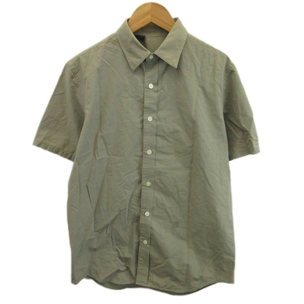 【中古】ミスターハリウッド N.HOOLYWOOD 半袖シャツ 36 カーキ 無地 レギュラーカラー 半袖 /SH ■GY20 メンズ 【ベクトル 古着】 260630ブランドミスターハリウッド N.HOOLYWOOD表記サイズ36実寸サイズ肩幅：42cm　身幅：47cm　着丈：68cm　袖丈：23cm　　素材綿色カーキ状態使用感が少なく、かなり状態の良い商品です。 ※あくまでも中古品ですので掲載写真や記載内容をご確認いただき、ご理解の上ご購入ください。備考（株）ミスターハリウッド商品のお問い合わせの回答を休止しております。＊各商品ページの商品詳細等をご確認の上ご購入ください。【中古】ミスターハリウッド N.HOOLYWOOD 半袖シャツ 36 カーキ 無地 レギュラーカラー 半袖 /SH ■GY20 メンズ 【ベクトル 古着】 260630状態ランク　”A”詳細については、下記および「状態ランクについて」ページをご覧ください。未使用・新品の商品ほぼ新品同様の商品使用感が少なく、かなり状態の良い商品使用感はあるが、傷や汚れの少ない商品使用感の他、傷や汚れが見られる商品かなり大きな傷みがある難あり商品※S〜CランクはUSED品となりますので、使用感をご理解の上でご入札下さい。状態ランクについてinformationブランドミスターハリウッド N.HOOLYWOOD表記サイズ36実寸サイズ肩幅：42cm　身幅：47cm　着丈：68cm　袖丈：23cm　　素材綿色カーキ状態使用感が少なく、かなり状態の良い商品です。 ※あくまでも中古品ですので掲載写真や記載内容をご確認いただき、ご理解の上ご購入ください。備考（株）ミスターハリウッド商品のお問い合わせの回答を休止しております。＊各商品ページの商品詳細等をご確認の上ご購入ください。本商品は一点物です他サイトや店舗にて販売している商品です。多少のお時間差にて欠品になることもございます。予めご了承頂ますようお願い致します。ベクトル・サイズガイドはこちらこの商品と同じブランドの商品を見る