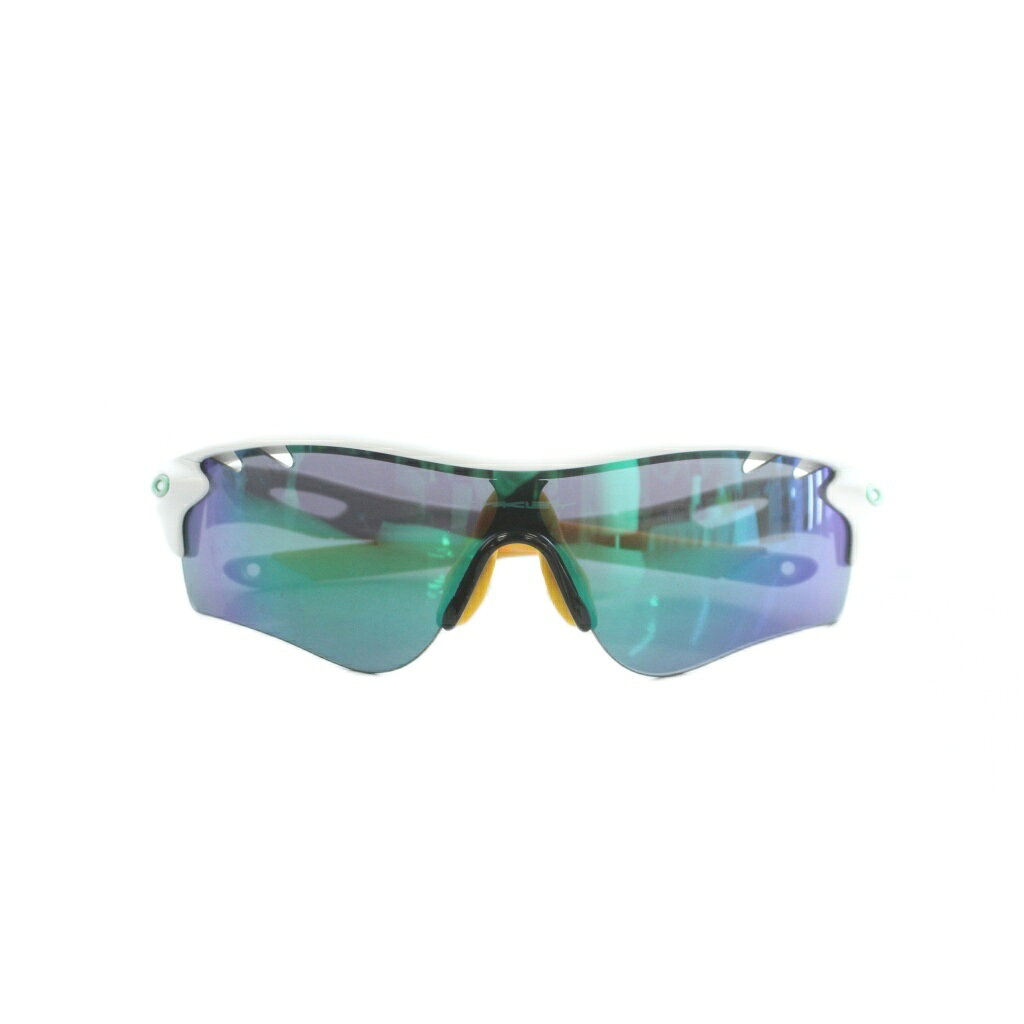 【中古】オークリー OAKLEY RadarLock Path レーダーロック パス スポーツサングラス セルフレーム ミラーレンズ 白 ホワイト 黄 イエロー OO9206-05 131 /MI ■GY18 メンズ 【ベクトル 古着】 260709ブランドオークリー OAKLEY表記サイズ表記なし実寸サイズレンズの大きさ：4.2×16cm　フレーム：14.5cm　テンプル：13cm　　素材セルフレーム色フレーム：白 黄色 レンズ：赤仕様度無し状態多少使用感がございますが、その他に目立ったダメージはなく、まだまだご使用いただける商品です。 ※あくまでも中古品ですので掲載写真や記載内容をご確認いただき、ご理解の上ご購入ください。付属品ケース、袋備考品番:OO9206-05 131商品のお問い合わせの回答を休止しております。＊各商品ページの商品詳細等をご確認の上ご購入ください。【中古】オークリー OAKLEY RadarLock Path レーダーロック パス スポーツサングラス セルフレーム ミラーレンズ 白 ホワイト 黄 イエロー OO9206-05 131 /MI ■GY18 メンズ 【ベクトル 古着】 260709状態ランク　”AB”詳細については、下記および「状態ランクについて」ページをご覧ください。未使用・新品の商品ほぼ新品同様の商品使用感が少なく、かなり状態の良い商品使用感はあるが、傷や汚れの少ない商品使用感の他、傷や汚れが見られる商品かなり大きな傷みがある難あり商品※S〜CランクはUSED品となりますので、使用感をご理解の上でご入札下さい。状態ランクについてinformationブランドオークリー OAKLEY表記サイズ表記なし実寸サイズレンズの大きさ：4.2×16cm　フレーム：14.5cm　テンプル：13cm　　素材セルフレーム色フレーム：白 黄色 レンズ：赤仕様度無し状態多少使用感がございますが、その他に目立ったダメージはなく、まだまだご使用いただける商品です。 ※あくまでも中古品ですので掲載写真や記載内容をご確認いただき、ご理解の上ご購入ください。付属品ケース、袋備考品番:OO9206-05 131商品のお問い合わせの回答を休止しております。＊各商品ページの商品詳細等をご確認の上ご購入ください。本商品は一点物です他サイトや店舗にて販売している商品です。多少のお時間差にて欠品になることもございます。予めご了承頂ますようお願い致します。ベクトル・サイズガイドはこちらこの商品と同じブランドの商品を見る