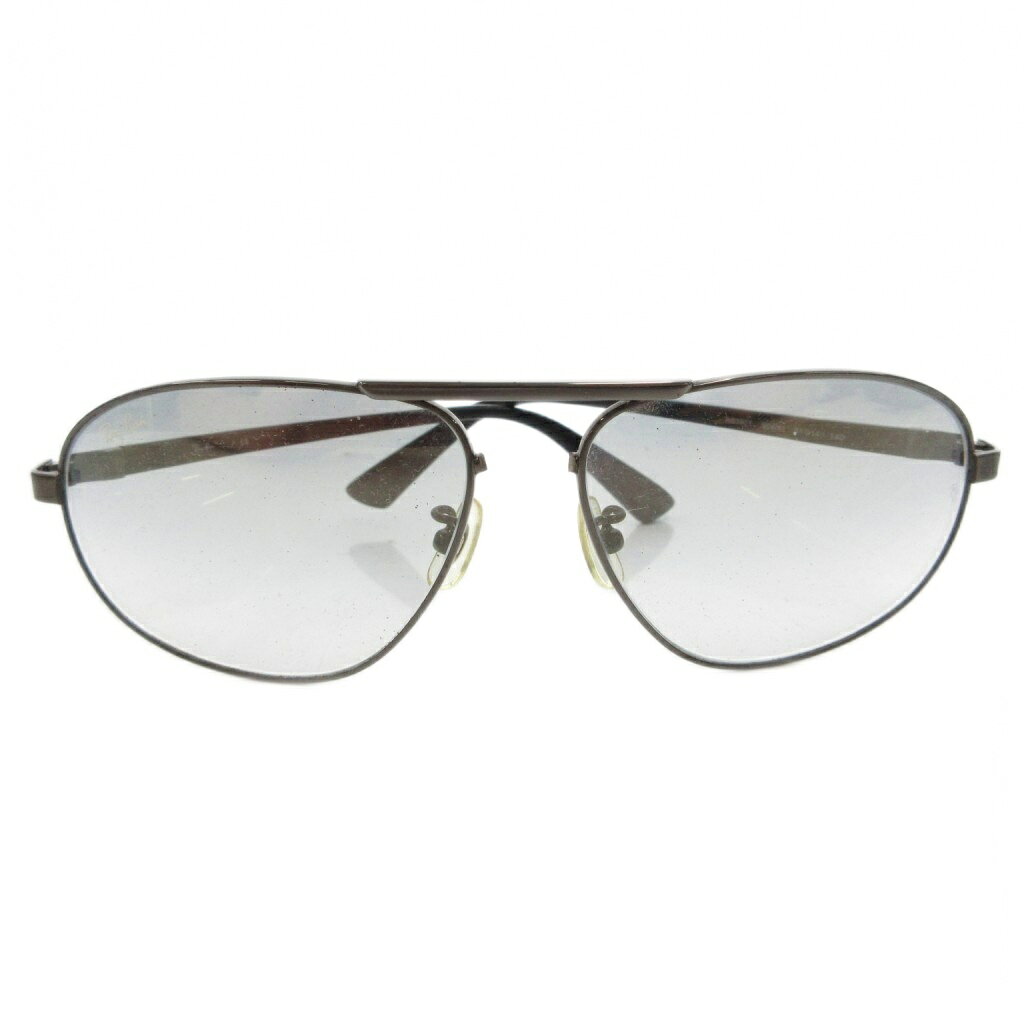 【中古】レイバン RAY BAN サングラス アイウェア ニッケル合金 クリスタルレンズ ティアドロップ 61□14 140 グレー RB3327 /FF メンズ レディース 【ベクトル 古着】 260925ブランドレイバン RAY BAN表記サイズ61□14 140実寸サイズレンズの大きさ：6×4.5cm　フレーム：14cm　テンプル：14cm　　色グレー状態・鼻パッド黄ばみ ・レンズ若干の擦れ ・全体薄汚れ ※全体的に中古品としての使用感とダメージがありますが、通常使用には支障のない商品です。 掲載写真や記載内容をご確認いただき、ご理解の上ご購入ください。付属品箱（劣化）備考RB3327 こちらのお品物は店舗で保管しておらず、店頭販売出来かねます。（※お取り寄せも出来かねます）商品のお問い合わせの回答を休止しております。＊各商品ページの商品詳細等をご確認の上ご購入ください。【中古】レイバン RAY BAN サングラス アイウェア ニッケル合金 クリスタルレンズ ティアドロップ 61□14 140 グレー RB3327 /FF メンズ レディース 【ベクトル 古着】 260925状態ランク　”B”詳細については、下記および「状態ランクについて」ページをご覧ください。未使用・新品の商品ほぼ新品同様の商品使用感が少なく、かなり状態の良い商品使用感はあるが、傷や汚れの少ない商品使用感の他、傷や汚れが見られる商品かなり大きな傷みがある難あり商品※S〜CランクはUSED品となりますので、使用感をご理解の上でご入札下さい。状態ランクについてinformationブランドレイバン RAY BAN表記サイズ61□14 140実寸サイズレンズの大きさ：6×4.5cm　フレーム：14cm　テンプル：14cm　　色グレー状態・鼻パッド黄ばみ ・レンズ若干の擦れ ・全体薄汚れ ※全体的に中古品としての使用感とダメージがありますが、通常使用には支障のない商品です。 掲載写真や記載内容をご確認いただき、ご理解の上ご購入ください。付属品箱（劣化）備考RB3327 こちらのお品物は店舗で保管しておらず、店頭販売出来かねます。（※お取り寄せも出来かねます）商品のお問い合わせの回答を休止しております。＊各商品ページの商品詳細等をご確認の上ご購入ください。本商品は一点物です他サイトや店舗にて販売している商品です。多少のお時間差にて欠品になることもございます。予めご了承頂ますようお願い致します。ベクトル・サイズガイドはこちらこの商品と同じブランドの商品を見る