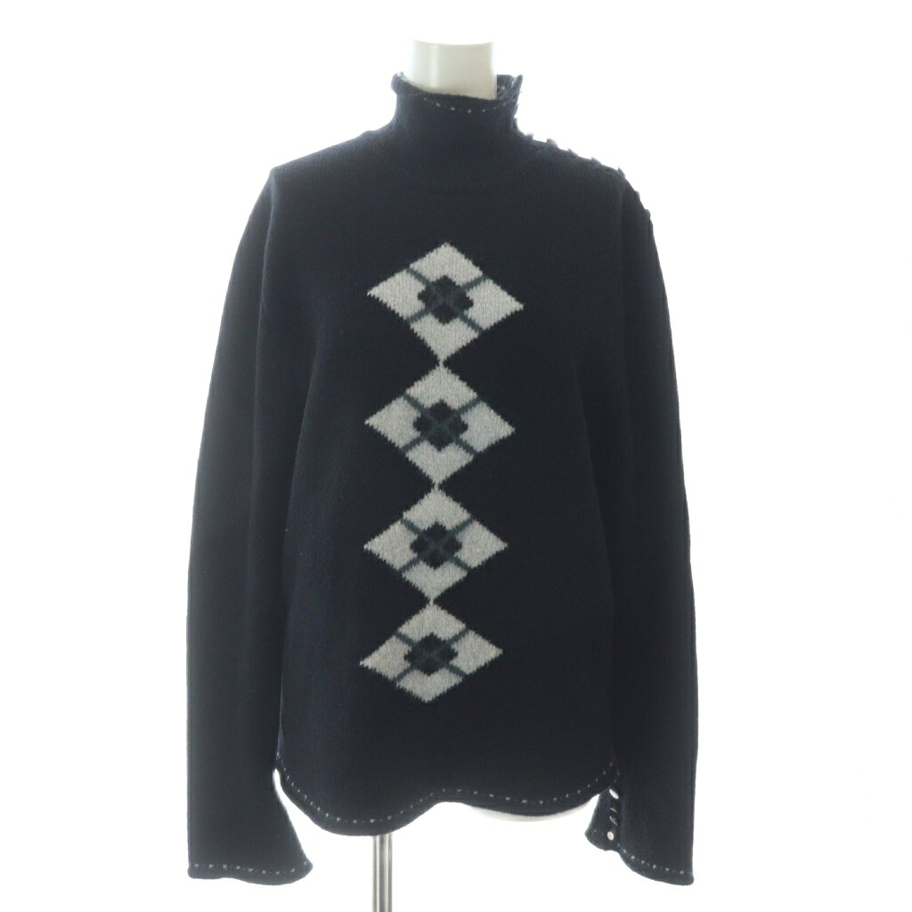 【中古】シャネル CHANEL 02A ニット セーター 長袖 ウール モヘヤ混 カシミヤ混 アンゴラ混 アーガイル柄 42 黒 ブラック /MW ■GY18 レディース 【ベクトル 古着】 260307ブランドシャネル CHANEL表記サイズ42実寸サイズ肩幅：41.5cm　身幅：47.5cm　袖丈：64.5cm　着丈：57cm　　素材毛、ナイロン、モヘヤ、カシミヤ、アンゴラ、レーヨン色黒 ブラック 状態袖口のボタンの4個がトップ部分が取れております。その他に目立ったダメージはなく、問題なくご使用いただける商品です。 ※あくまでも中古品ですので掲載写真や記載内容をご確認いただき、ご理解の上ご購入ください。備考品番 P19798V01167 ケアタグに日本語表記なし商品のお問い合わせの回答を休止しております。＊各商品ページの商品詳細等をご確認の上ご購入ください。【中古】シャネル CHANEL 02A ニット セーター 長袖 ウール モヘヤ混 カシミヤ混 アンゴラ混 アーガイル柄 42 黒 ブラック /MW ■GY18 レディース 【ベクトル 古着】 260307状態ランク　”AB”詳細については、下記および「状態ランクについて」ページをご覧ください。未使用・新品の商品ほぼ新品同様の商品使用感が少なく、かなり状態の良い商品使用感はあるが、傷や汚れの少ない商品使用感の他、傷や汚れが見られる商品かなり大きな傷みがある難あり商品※S〜CランクはUSED品となりますので、使用感をご理解の上でご入札下さい。状態ランクについてinformationブランドシャネル CHANEL表記サイズ42実寸サイズ肩幅：41.5cm　身幅：47.5cm　袖丈：64.5cm　着丈：57cm　　素材毛、ナイロン、モヘヤ、カシミヤ、アンゴラ、レーヨン色黒 ブラック 状態袖口のボタンの4個がトップ部分が取れております。その他に目立ったダメージはなく、問題なくご使用いただける商品です。 ※あくまでも中古品ですので掲載写真や記載内容をご確認いただき、ご理解の上ご購入ください。備考品番 P19798V01167 ケアタグに日本語表記なし商品のお問い合わせの回答を休止しております。＊各商品ページの商品詳細等をご確認の上ご購入ください。本商品は一点物です他サイトや店舗にて販売している商品です。多少のお時間差にて欠品になることもございます。予めご了承頂ますようお願い致します。ベクトル・サイズガイドはこちらこの商品と同じブランドの商品を見る