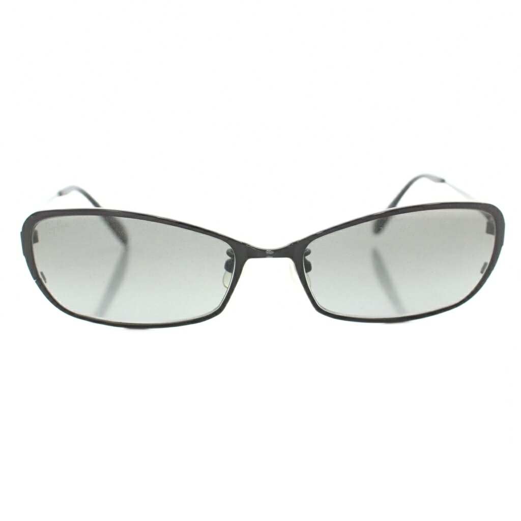 【中古】レイバン RAY BAN 伊達メガネ アイウェア セルフレーム 58□17 140 黒 ブラック RB3351 034/8G /KU メンズ 【ベクトル 古着】 260817ブランドレイバン RAY BAN表記サイズ58□17 140実寸サイズレンズの大きさ：3.1×5.7cm　フレーム：14cm　テンプル：14.5cm　　素材金属フレーム色黒 ブラック レンズ/グレー 状態レンズ、フレームにキズ、テンプルに歪みが見られますが、その他に目立ったダメージはありません。 ※全体的に中古品としての使用感とダメージがありますが、通常使用には支障のない商品です。 掲載写真や記載内容をご確認いただき、ご理解の上ご購入ください。付属品ケース商品のお問い合わせの回答を休止しております。＊各商品ページの商品詳細等をご確認の上ご購入ください。【中古】レイバン RAY BAN 伊達メガネ アイウェア セルフレーム 58□17 140 黒 ブラック RB3351 034/8G /KU メンズ 【ベクトル 古着】 260817状態ランク　”B”詳細については、下記および「状態ランクについて」ページをご覧ください。未使用・新品の商品ほぼ新品同様の商品使用感が少なく、かなり状態の良い商品使用感はあるが、傷や汚れの少ない商品使用感の他、傷や汚れが見られる商品かなり大きな傷みがある難あり商品※S〜CランクはUSED品となりますので、使用感をご理解の上でご入札下さい。状態ランクについてinformationブランドレイバン RAY BAN表記サイズ58□17 140実寸サイズレンズの大きさ：3.1×5.7cm　フレーム：14cm　テンプル：14.5cm　　素材金属フレーム色黒 ブラック レンズ/グレー 状態レンズ、フレームにキズ、テンプルに歪みが見られますが、その他に目立ったダメージはありません。 ※全体的に中古品としての使用感とダメージがありますが、通常使用には支障のない商品です。 掲載写真や記載内容をご確認いただき、ご理解の上ご購入ください。付属品ケース商品のお問い合わせの回答を休止しております。＊各商品ページの商品詳細等をご確認の上ご購入ください。本商品は一点物です他サイトや店舗にて販売している商品です。多少のお時間差にて欠品になることもございます。予めご了承頂ますようお願い致します。ベクトル・サイズガイドはこちらこの商品と同じブランドの商品を見る