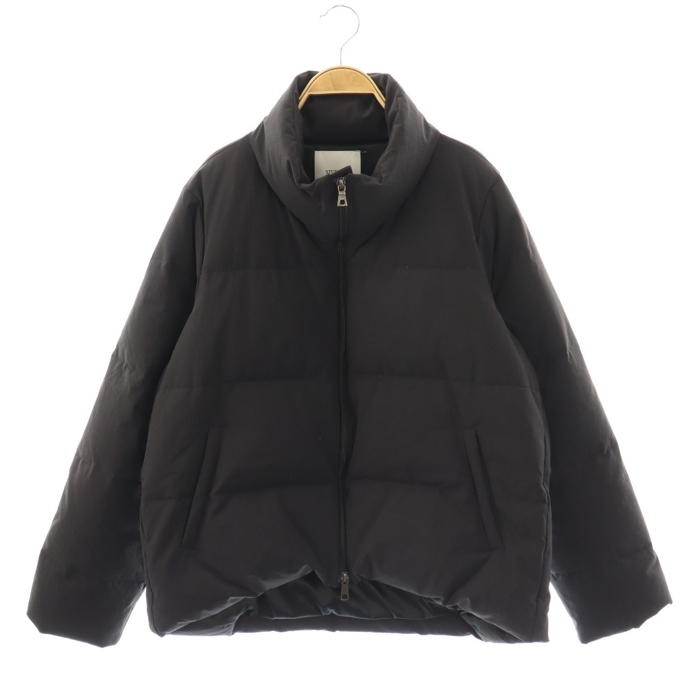 【中古】ステュディオス STUDIOUS 700FP ラウンドヘム スタンドカラー ダウン ジャケット 2 ブラック /HK ■OS ■AD レディース 【ベクトル 古着】 260216ブランドステュディオス STUDIOUS表記サイズ2実寸サイズ肩幅：43.5cm　身幅：60cm　着丈：69cm　袖丈：62cm　　素材表地：ナイロン、ポリウレタン 裏地：ポリエステル 充填物 衿・袖・身頃：ダウン、フェザー ポケット部分、持ち出し：ポリエステル色ブラック状態首回り、ブランドタグに汚れがありますが、使用感が少なく、状態の良い商品です。 ※あくまでも中古品ですので掲載写真や記載内容をご確認いただき、ご理解の上ご購入ください。備考・109555002 ・株式会社TOKYO BASE商品のお問い合わせの回答を休止しております。＊各商品ページの商品詳細等をご確認の上ご購入ください。【中古】ステュディオス STUDIOUS 700FP ラウンドヘム スタンドカラー ダウン ジャケット 2 ブラック /HK ■OS ■AD レディース 【ベクトル 古着】 260216状態ランク　”A”詳細については、下記および「状態ランクについて」ページをご覧ください。未使用・新品の商品ほぼ新品同様の商品使用感が少なく、かなり状態の良い商品使用感はあるが、傷や汚れの少ない商品使用感の他、傷や汚れが見られる商品かなり大きな傷みがある難あり商品※S〜CランクはUSED品となりますので、使用感をご理解の上でご入札下さい。状態ランクについてinformationブランドステュディオス STUDIOUS表記サイズ2実寸サイズ肩幅：43.5cm　身幅：60cm　着丈：69cm　袖丈：62cm　　素材表地：ナイロン、ポリウレタン 裏地：ポリエステル 充填物 衿・袖・身頃：ダウン、フェザー ポケット部分、持ち出し：ポリエステル色ブラック状態首回り、ブランドタグに汚れがありますが、使用感が少なく、状態の良い商品です。 ※あくまでも中古品ですので掲載写真や記載内容をご確認いただき、ご理解の上ご購入ください。備考・109555002 ・株式会社TOKYO BASE商品のお問い合わせの回答を休止しております。＊各商品ページの商品詳細等をご確認の上ご購入ください。本商品は一点物です他サイトや店舗にて販売している商品です。多少のお時間差にて欠品になることもございます。予めご了承頂ますようお願い致します。ベクトル・サイズガイドはこちらこの商品と同じブランドの商品を見る