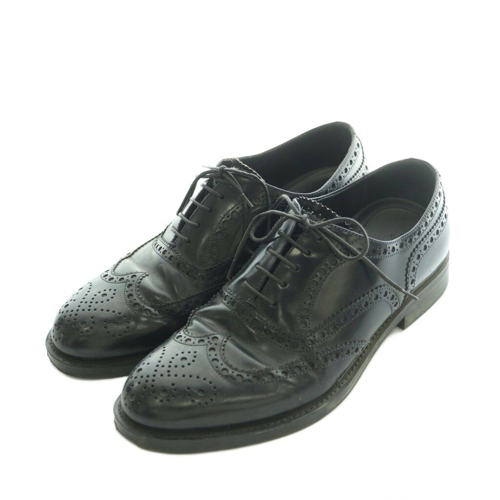 【中古】ジョルジオアルマーニ GIORGIO ARMANI ドレスシューズ レザー ウィングチップ 6 25.0cm 黒 X2C590 /MI ■OS メンズ 【ベクトル 古着】 260415ブランドジョルジオアルマーニ GIORGIO ARMANI表記サイズ6 25.0cm実寸サイズヒールの高さ：2.5cm　最大幅：10.5cm　　素材レザー色黒状態履きジワ、スレ、及び薄汚れがございます。 また、かかとにすり減りがございます。 ※全体的に中古品としての使用感とダメージがありますが、通常使用には支障のない商品です。 掲載写真や記載内容をご確認いただき、ご理解の上ご購入ください。付属品なし備考品番:X2C590商品のお問い合わせの回答を休止しております。＊各商品ページの商品詳細等をご確認の上ご購入ください。【中古】ジョルジオアルマーニ GIORGIO ARMANI ドレスシューズ レザー ウィングチップ 6 25.0cm 黒 X2C590 /MI ■OS メンズ 【ベクトル 古着】 260415状態ランク　”B”詳細については、下記および「状態ランクについて」ページをご覧ください。未使用・新品の商品ほぼ新品同様の商品使用感が少なく、かなり状態の良い商品使用感はあるが、傷や汚れの少ない商品使用感の他、傷や汚れが見られる商品かなり大きな傷みがある難あり商品※S〜CランクはUSED品となりますので、使用感をご理解の上でご入札下さい。状態ランクについてinformationブランドジョルジオアルマーニ GIORGIO ARMANI表記サイズ6 25.0cm実寸サイズヒールの高さ：2.5cm　最大幅：10.5cm　　素材レザー色黒状態履きジワ、スレ、及び薄汚れがございます。 また、かかとにすり減りがございます。 ※全体的に中古品としての使用感とダメージがありますが、通常使用には支障のない商品です。 掲載写真や記載内容をご確認いただき、ご理解の上ご購入ください。付属品なし備考品番:X2C590商品のお問い合わせの回答を休止しております。＊各商品ページの商品詳細等をご確認の上ご購入ください。本商品は一点物です他サイトや店舗にて販売している商品です。多少のお時間差にて欠品になることもございます。予めご了承頂ますようお願い致します。ベクトル・サイズガイドはこちらこの商品と同じブランドの商品を見る