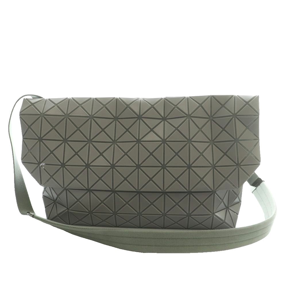 【 専用出品 】BAO BAO 人工革皮ショルダーバッグ BAO BAO ISSEY MIYAKE☆PLATINUM COFFRET スモールショルダーBag