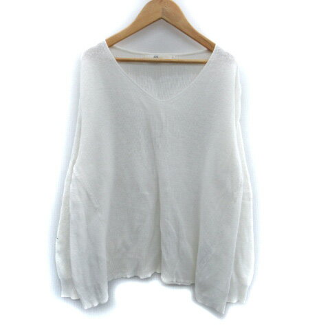 【中古】アズールバイマウジー AZUL by moussy AZUL basic ニット カットソー 長袖 Vネック S 白 ホワイト /SM23 レディース 【ベクトル 古着】 250325ブランドアズールバイマウジー AZUL by moussy表記サイズS ※実寸サイズをご確認ください。実寸サイズ肩幅：55cm　身幅：52cm　着丈：63cm　袖丈：51cm　　素材本体 コットン 100% リブ コットン 98% ナイロン 1% ポリウレタン 1%色白 ※色に関しては、この商品の出品者の主観で判断しておりますので、カタログや正規カラーとは言いまわしが異なる場合があります。仕様若干薄手状態両袖口に薄汚れがあります。 その他に目立ったダメージはなく、問題なくご使用いただける商品です。 ※あくまでも中古品ですので掲載写真や記載内容をご確認いただき、ご理解の上ご購入ください。商品のお問い合わせの回答を休止しております。＊各商品ページの商品詳細等をご確認の上ご購入ください。【中古】アズールバイマウジー AZUL by moussy AZUL basic ニット カットソー 長袖 Vネック S 白 ホワイト /SM23 レディース 【ベクトル 古着】 250325状態ランク　”AB”詳細については、下記および「状態ランクについて」ページをご覧ください。未使用・新品の商品ほぼ新品同様の商品使用感が少なく、かなり状態の良い商品使用感はあるが、傷や汚れの少ない商品使用感の他、傷や汚れが見られる商品かなり大きな傷みがある難あり商品※S〜CランクはUSED品となりますので、使用感をご理解の上でご入札下さい。状態ランクについてinformationブランドアズールバイマウジー AZUL by moussy表記サイズS ※実寸サイズをご確認ください。実寸サイズ肩幅：55cm　身幅：52cm　着丈：63cm　袖丈：51cm　　素材本体 コットン 100% リブ コットン 98% ナイロン 1% ポリウレタン 1%色白 ※色に関しては、この商品の出品者の主観で判断しておりますので、カタログや正規カラーとは言いまわしが異なる場合があります。仕様若干薄手状態両袖口に薄汚れがあります。 その他に目立ったダメージはなく、問題なくご使用いただける商品です。 ※あくまでも中古品ですので掲載写真や記載内容をご確認いただき、ご理解の上ご購入ください。商品のお問い合わせの回答を休止しております。＊各商品ページの商品詳細等をご確認の上ご購入ください。本商品は一点物です他サイトや店舗にて販売している商品です。多少のお時間差にて欠品になることもございます。予めご了承頂ますようお願い致します。ベクトル・サイズガイドはこちらこの商品と同じブランドの商品を見る