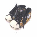 【中古】コンバース CONVERSE X-GIRL コラボ ベビー靴 ALLSTAR スニーカー シューズ 迷彩 カモフラ レオパード 12.5 ベージュ グリーン 茶 緑 /TT1 レディース 【ベクトル 古着】 230309ブランドコンバース CONVERSE表記サイズ12.5実寸サイズ最大幅：約6cm　アウトソール：約13cm　　素材素材表記記載無しの為不明 キャンバス地の様な手触りの素材です。色ベージュ グリーン ※色に関してはこの商品の出品者の主観で判断しておりますので、カタログや正規のカラーとは言い回しが異なる場合があります。状態この商品には下記のようなダメージがあります。 ・全体土汚れ ・かかとALLSTAR部分薄れ ・つま先部分茶色の汚れ ※全体的に中古品としての使用感と上記のようなダメージがありますが、通常使用には支障のない商品です。掲載写真や記載内容をご確認いただき、ご理解の上ご購入ください。付属品箱なし商品のお問い合わせの回答を休止しております。＊各商品ページの商品詳細等をご確認の上ご購入ください。【中古】コンバース CONVERSE X-GIRL コラボ ベビー靴 ALLSTAR スニーカー シューズ 迷彩 カモフラ レオパード 12.5 ベージュ グリーン 茶 緑 /TT1 レディース 【ベクトル 古着】 230309状態ランク　”B”詳細については、下記および「状態ランクについて」ページをご覧ください。未使用・新品の商品ほぼ新品同様の商品使用感が少なく、かなり状態の良い商品使用感はあるが、傷や汚れの少ない商品使用感の他、傷や汚れが見られる商品かなり大きな傷みがある難あり商品※S〜CランクはUSED品となりますので、使用感をご理解の上でご入札下さい。状態ランクについてinformationブランドコンバース CONVERSE表記サイズ12.5実寸サイズ最大幅：約6cm　アウトソール：約13cm　　素材素材表記記載無しの為不明 キャンバス地の様な手触りの素材です。色ベージュ グリーン ※色に関してはこの商品の出品者の主観で判断しておりますので、カタログや正規のカラーとは言い回しが異なる場合があります。状態この商品には下記のようなダメージがあります。 ・全体土汚れ ・かかとALLSTAR部分薄れ ・つま先部分茶色の汚れ ※全体的に中古品としての使用感と上記のようなダメージがありますが、通常使用には支障のない商品です。掲載写真や記載内容をご確認いただき、ご理解の上ご購入ください。付属品箱なし商品のお問い合わせの回答を休止しております。＊各商品ページの商品詳細等をご確認の上ご購入ください。本商品は一点物です他サイトや店舗にて販売している商品です。多少のお時間差にて欠品になることもございます。予めご了承頂ますようお願い致します。ベクトル・サイズガイドはこちらこの商品と同じブランドの商品を見る