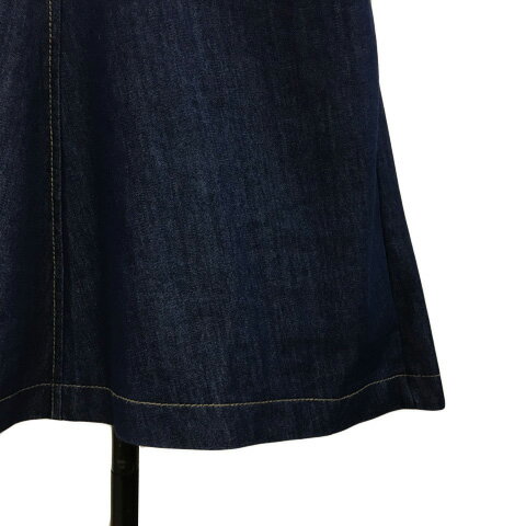 ティアード チュニック ブラウス ぽわん袖 レディース 蝶の プリントの タック 丸 首 半袖 t シャツ レディース 夏 2025の 新型は 腰を 収めて やせている 短い プルオーバーの 上着を 現します。