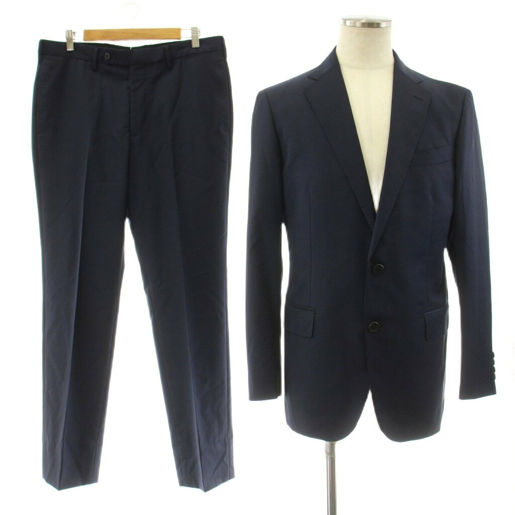【中古】バーニーズニューヨーク BARNEYS NEW YORK シングルスーツ セットアップ テーラードジャケット 背抜き パンツ ジップフライ ウール 50 紺 ネイビー 202059829 /KU ■ECD003 メンズ 【ベクトル 古着】 260407ブランドバーニーズニューヨーク BARNEYS NEW YORK表記サイズ50実寸サイズジャケット 肩幅：45cm　ジャケット 身幅：52cm　ジャケット 袖丈：62cm　ジャケット 着丈：73cm　パンツ ウエスト：86cm　パンツ もも幅：28cm　パンツ 裾幅：21cm　パンツ 股上：27cm　パンツ 股下：77cm　　素材（ジャケット） 表地 ウール 裏地 キュプラ ポリエステル （パンツ） 表地 ウール 裏地 ポリエステル色紺 ネイビー 仕様肩パットあり状態使用感が少なく、かなり状態の良い商品です。 ※あくまでも中古品ですので掲載写真や記載内容をご確認いただき、ご理解の上ご購入ください。備考（株）バーニーズジャパン商品のお問い合わせの回答を休止しております。＊各商品ページの商品詳細等をご確認の上ご購入ください。【中古】バーニーズニューヨーク BARNEYS NEW YORK シングルスーツ セットアップ テーラードジャケット 背抜き パンツ ジップフライ ウール 50 紺 ネイビー 202059829 /KU ■ECD003 メンズ 【ベクトル 古着】 260407状態ランク　”A”詳細については、下記および「状態ランクについて」ページをご覧ください。未使用・新品の商品ほぼ新品同様の商品使用感が少なく、かなり状態の良い商品使用感はあるが、傷や汚れの少ない商品使用感の他、傷や汚れが見られる商品かなり大きな傷みがある難あり商品※S〜CランクはUSED品となりますので、使用感をご理解の上でご入札下さい。状態ランクについてinformationブランドバーニーズニューヨーク BARNEYS NEW YORK表記サイズ50実寸サイズジャケット 肩幅：45cm　ジャケット 身幅：52cm　ジャケット 袖丈：62cm　ジャケット 着丈：73cm　パンツ ウエスト：86cm　パンツ もも幅：28cm　パンツ 裾幅：21cm　パンツ 股上：27cm　パンツ 股下：77cm　　素材（ジャケット） 表地 ウール 裏地 キュプラ ポリエステル （パンツ） 表地 ウール 裏地 ポリエステル色紺 ネイビー 仕様肩パットあり状態使用感が少なく、かなり状態の良い商品です。 ※あくまでも中古品ですので掲載写真や記載内容をご確認いただき、ご理解の上ご購入ください。備考（株）バーニーズジャパン商品のお問い合わせの回答を休止しております。＊各商品ページの商品詳細等をご確認の上ご購入ください。本商品は一点物です他サイトや店舗にて販売している商品です。多少のお時間差にて欠品になることもございます。予めご了承頂ますようお願い致します。ベクトル・サイズガイドはこちらこの商品と同じブランドの商品を見る