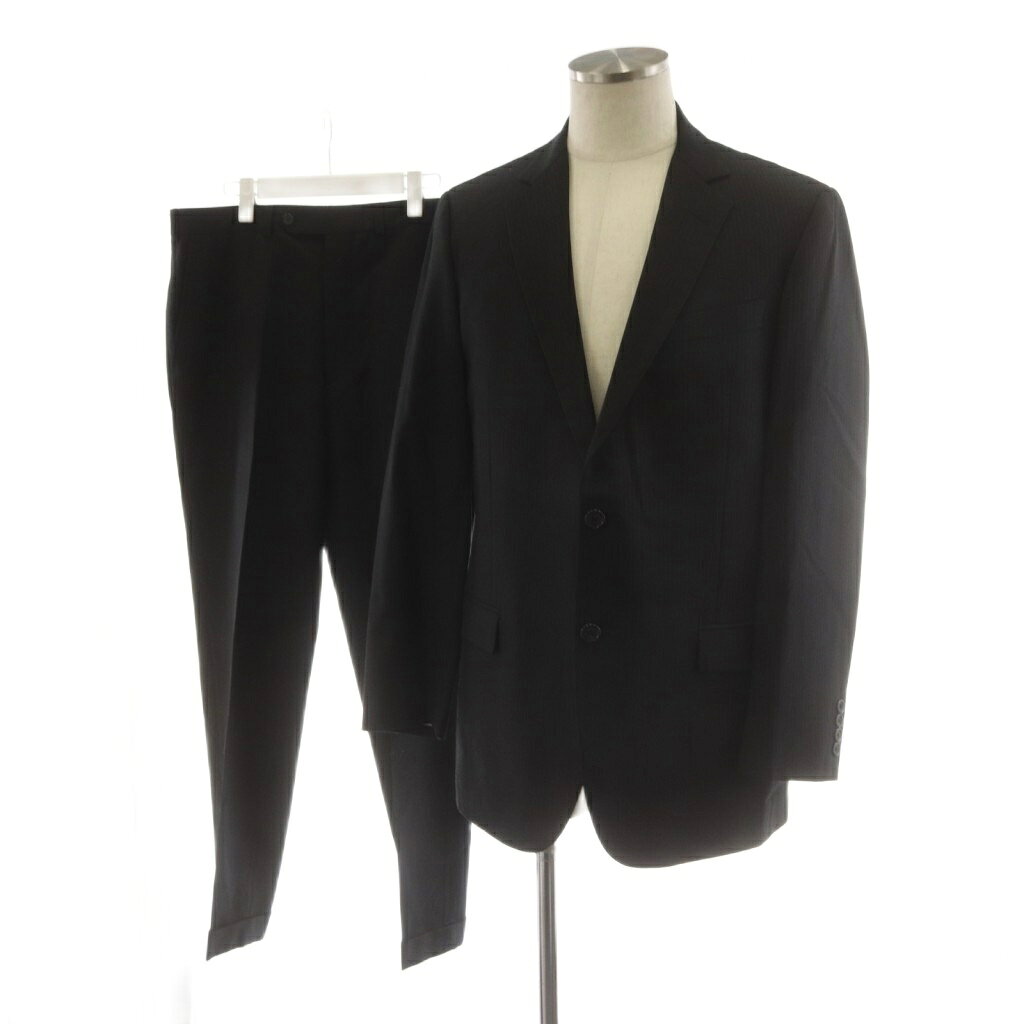 【中古】ブルックスブラザーズ BROOKS BROTHERS スーツ セットアップ テーラードジャケット シングル パンツ スラックス ストライプ柄 40REG 34W 黒 ブラック 19-01-9501 /AN64 ■ECD004 メンズ 【ベクトル 古着】 260511ブランドブルックスブラザーズ BROOKS BROTHERS表記サイズ40REG 34W実寸サイズジャケット 肩幅：約44cm　ジャケット 身幅：約54cm　ジャケット 袖丈：約62cm　ジャケット 着丈：約77cm　パンツ ウエスト：約84cm　パンツ もも幅：約28cm　パンツ 裾幅：約18cm　パンツ 股上：約29cm　パンツ 股下：約76cm　　素材（ジャケット） 表地 毛 ポリエステル 胴裏 キュプラ 袖裏 キュプラ （パンツ） 表地 毛 ポリエステル色黒 ブラック仕様肩パット状態使用感が少なく、かなり状態の良い商品です。 ※あくまでも中古品ですので掲載写真や記載内容をご確認いただき、ご理解の上ご購入ください。備考(株)ブルックスブラザーズジャパン商品のお問い合わせの回答を休止しております。＊各商品ページの商品詳細等をご確認の上ご購入ください。【中古】ブルックスブラザーズ BROOKS BROTHERS スーツ セットアップ テーラードジャケット シングル パンツ スラックス ストライプ柄 40REG 34W 黒 ブラック 19-01-9501 /AN64 ■ECD004 メンズ 【ベクトル 古着】 260511状態ランク　”A”詳細については、下記および「状態ランクについて」ページをご覧ください。未使用・新品の商品ほぼ新品同様の商品使用感が少なく、かなり状態の良い商品使用感はあるが、傷や汚れの少ない商品使用感の他、傷や汚れが見られる商品かなり大きな傷みがある難あり商品※S〜CランクはUSED品となりますので、使用感をご理解の上でご入札下さい。状態ランクについてinformationブランドブルックスブラザーズ BROOKS BROTHERS表記サイズ40REG 34W実寸サイズジャケット 肩幅：約44cm　ジャケット 身幅：約54cm　ジャケット 袖丈：約62cm　ジャケット 着丈：約77cm　パンツ ウエスト：約84cm　パンツ もも幅：約28cm　パンツ 裾幅：約18cm　パンツ 股上：約29cm　パンツ 股下：約76cm　　素材（ジャケット） 表地 毛 ポリエステル 胴裏 キュプラ 袖裏 キュプラ （パンツ） 表地 毛 ポリエステル色黒 ブラック仕様肩パット状態使用感が少なく、かなり状態の良い商品です。 ※あくまでも中古品ですので掲載写真や記載内容をご確認いただき、ご理解の上ご購入ください。備考(株)ブルックスブラザーズジャパン商品のお問い合わせの回答を休止しております。＊各商品ページの商品詳細等をご確認の上ご購入ください。本商品は一点物です他サイトや店舗にて販売している商品です。多少のお時間差にて欠品になることもございます。予めご了承頂ますようお願い致します。ベクトル・サイズガイドはこちらこの商品と同じブランドの商品を見る
