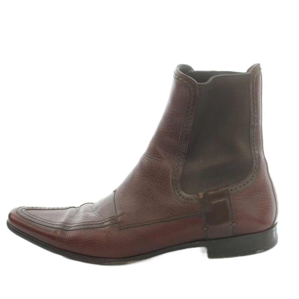 【中古】ドルチェ&ガッバーナ ドルガバ DOLCE&GABBANA サイドゴアブーツ レザー 7.5 26.0-26.5cm 茶 ブラウン /MI ■GY62 メンズ 【ベクトル 古着】 260727ブランドドルチェ&ガッバーナ ドルガバ DOLCE&GABBANA表記サイズ7.5 26.0-26.5cm実寸サイズ履き口周り：24cm　筒高：17.5cm　ヒールの高さ：2.3cm　　素材レザー色茶 ブラウン状態つま先、サイドにスレ、及びソールにキズがございます。 ※全体的に中古品としての使用感とダメージがありますが、通常使用には支障のない商品です。 掲載写真や記載内容をご確認いただき、ご理解の上ご購入ください。付属品付属品なし備考品番なし商品のお問い合わせの回答を休止しております。＊各商品ページの商品詳細等をご確認の上ご購入ください。【中古】ドルチェ&ガッバーナ ドルガバ DOLCE&GABBANA サイドゴアブーツ レザー 7.5 26.0-26.5cm 茶 ブラウン /MI ■GY62 メンズ 【ベクトル 古着】 260727状態ランク　”B”詳細については、下記および「状態ランクについて」ページをご覧ください。未使用・新品の商品ほぼ新品同様の商品使用感が少なく、かなり状態の良い商品使用感はあるが、傷や汚れの少ない商品使用感の他、傷や汚れが見られる商品かなり大きな傷みがある難あり商品※S〜CランクはUSED品となりますので、使用感をご理解の上でご入札下さい。状態ランクについてinformationブランドドルチェ&ガッバーナ ドルガバ DOLCE&GABBANA表記サイズ7.5 26.0-26.5cm実寸サイズ履き口周り：24cm　筒高：17.5cm　ヒールの高さ：2.3cm　　素材レザー色茶 ブラウン状態つま先、サイドにスレ、及びソールにキズがございます。 ※全体的に中古品としての使用感とダメージがありますが、通常使用には支障のない商品です。 掲載写真や記載内容をご確認いただき、ご理解の上ご購入ください。付属品付属品なし備考品番なし商品のお問い合わせの回答を休止しております。＊各商品ページの商品詳細等をご確認の上ご購入ください。本商品は一点物です他サイトや店舗にて販売している商品です。多少のお時間差にて欠品になることもございます。予めご了承頂ますようお願い致します。ベクトル・サイズガイドはこちらこの商品と同じブランドの商品を見る