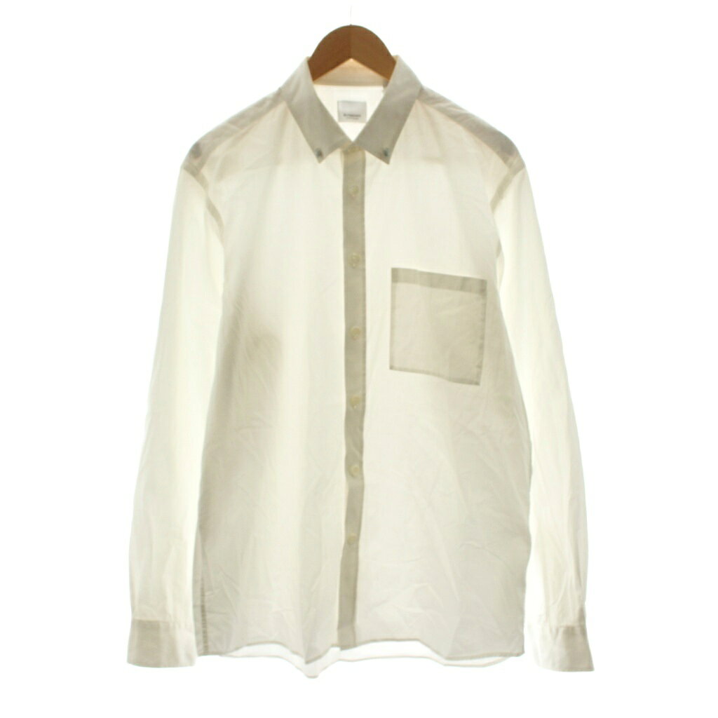 【中古】バーバリー BURBERRY SLIM BDシャツ ボタンダウンシャツ 長袖 42 白 ホワイト ITSIPSRL 18VER ■GY62 メンズ 【ベクトル 古着】 260727ブランドバーバリー BURBERRY表記サイズ42実寸サイズ肩幅：45cm　身幅：57cm　着丈：77cm　袖丈：64cm　　素材コットン エラスタン色白 ホワイト 状態首周り、袖口内側に汚れが見られますが、その他に目立ったダメージはありません。 ※全体的に中古品としての使用感とダメージがありますが、通常使用には支障のない商品です。 掲載写真や記載内容をご確認いただき、ご理解の上ご購入ください。備考バーバリー・ジャパン（株）商品のお問い合わせの回答を休止しております。＊各商品ページの商品詳細等をご確認の上ご購入ください。【中古】バーバリー BURBERRY SLIM BDシャツ ボタンダウンシャツ 長袖 42 白 ホワイト ITSIPSRL 18VER ■GY62 メンズ 【ベクトル 古着】 260727状態ランク　”B”詳細については、下記および「状態ランクについて」ページをご覧ください。未使用・新品の商品ほぼ新品同様の商品使用感が少なく、かなり状態の良い商品使用感はあるが、傷や汚れの少ない商品使用感の他、傷や汚れが見られる商品かなり大きな傷みがある難あり商品※S〜CランクはUSED品となりますので、使用感をご理解の上でご入札下さい。状態ランクについてinformationブランドバーバリー BURBERRY表記サイズ42実寸サイズ肩幅：45cm　身幅：57cm　着丈：77cm　袖丈：64cm　　素材コットン エラスタン色白 ホワイト 状態首周り、袖口内側に汚れが見られますが、その他に目立ったダメージはありません。 ※全体的に中古品としての使用感とダメージがありますが、通常使用には支障のない商品です。 掲載写真や記載内容をご確認いただき、ご理解の上ご購入ください。備考バーバリー・ジャパン（株）商品のお問い合わせの回答を休止しております。＊各商品ページの商品詳細等をご確認の上ご購入ください。本商品は一点物です他サイトや店舗にて販売している商品です。多少のお時間差にて欠品になることもございます。予めご了承頂ますようお願い致します。ベクトル・サイズガイドはこちらこの商品と同じブランドの商品を見る
