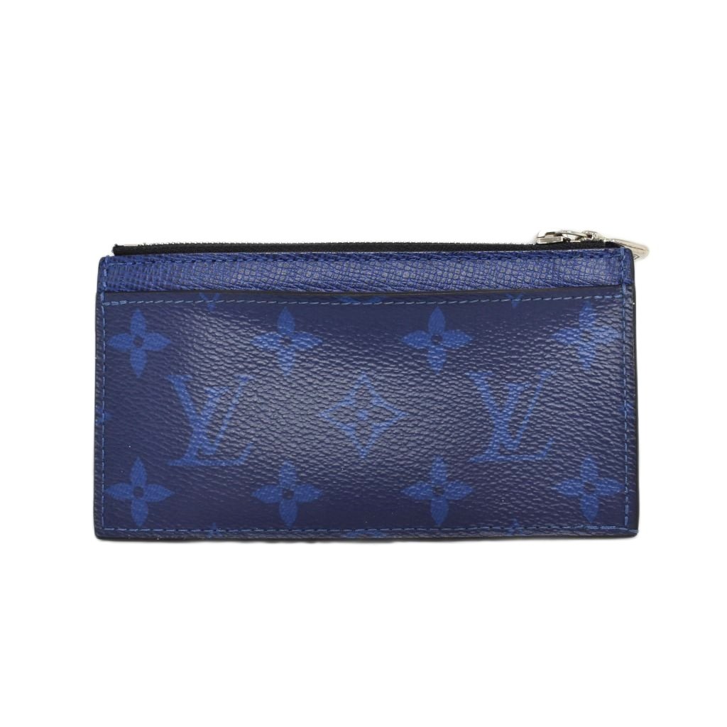 【中古】ルイヴィトン LOUIS VUITTON モノグラム タイガラマ コインカード ホルダー 青 ブルー M30270 ☆AA★ メンズ 【ベクトル 古着】 260729ブランドルイヴィトン LOUIS VUITTON実寸サイズヨコ：14.5cm　タテ：8cm　マチ：-cm　　色青 ブルー仕様カード入れ×3状態スレや小傷がございますが、その他に目立ったダメージはなく、問題なくご使用いただける商品です。 ※あくまでも中古品ですので掲載写真や記載内容をご確認いただき、ご理解の上ご購入ください。付属品箱、袋備考品番 M30270商品のお問い合わせの回答を休止しております。＊各商品ページの商品詳細等をご確認の上ご購入ください。【中古】ルイヴィトン LOUIS VUITTON モノグラム タイガラマ コインカード ホルダー 青 ブルー M30270 ☆AA★ メンズ 【ベクトル 古着】 260729状態ランク　”AB”詳細については、下記および「状態ランクについて」ページをご覧ください。未使用・新品の商品ほぼ新品同様の商品使用感が少なく、かなり状態の良い商品使用感はあるが、傷や汚れの少ない商品使用感の他、傷や汚れが見られる商品かなり大きな傷みがある難あり商品※S〜CランクはUSED品となりますので、使用感をご理解の上でご入札下さい。状態ランクについてinformationブランドルイヴィトン LOUIS VUITTON実寸サイズヨコ：14.5cm　タテ：8cm　マチ：-cm　　色青 ブルー仕様カード入れ×3状態スレや小傷がございますが、その他に目立ったダメージはなく、問題なくご使用いただける商品です。 ※あくまでも中古品ですので掲載写真や記載内容をご確認いただき、ご理解の上ご購入ください。付属品箱、袋備考品番 M30270商品のお問い合わせの回答を休止しております。＊各商品ページの商品詳細等をご確認の上ご購入ください。本商品は一点物です他サイトや店舗にて販売している商品です。多少のお時間差にて欠品になることもございます。予めご了承頂ますようお願い致します。ベクトル・サイズガイドはこちらこの商品と同じブランドの商品を見る