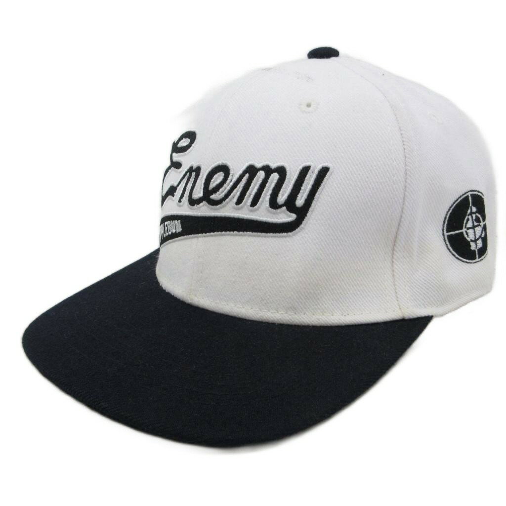 【中古】アップルバム APPLEBUM ”ENEMY” Baseball Cap ベースボールキャップ 帽子 ロゴ刺繍 白 ホワイト 紺 ネイビー メンズ 【ベクトル 古着】 260607ブランドアップルバム APPLEBUM表記サイズサイズ表記なし(実寸サイズをご参考ください。)実寸サイズつば：約6.5cm　頭周り：約61cm　　色白 ホワイト 紺 ネイビー状態・全体的に着用に伴う使用感 ・頭周りに汚れ ・頭頂部に薄汚れ ※全体的に中古品としての使用感とダメージがありますが、通常使用には支障のない商品です。 掲載写真や記載内容をご確認いただき、ご理解の上ご購入ください。備考こちらのお品物は店舗で保管しておらず、店頭販売出来かねます。（※お取り寄せも出来かねます）商品のお問い合わせの回答を休止しております。＊各商品ページの商品詳細等をご確認の上ご購入ください。【中古】アップルバム APPLEBUM ”ENEMY” Baseball Cap ベースボールキャップ 帽子 ロゴ刺繍 白 ホワイト 紺 ネイビー メンズ 【ベクトル 古着】 260607状態ランク　”B”詳細については、下記および「状態ランクについて」ページをご覧ください。未使用・新品の商品ほぼ新品同様の商品使用感が少なく、かなり状態の良い商品使用感はあるが、傷や汚れの少ない商品使用感の他、傷や汚れが見られる商品かなり大きな傷みがある難あり商品※S〜CランクはUSED品となりますので、使用感をご理解の上でご入札下さい。状態ランクについてinformationブランドアップルバム APPLEBUM表記サイズサイズ表記なし(実寸サイズをご参考ください。)実寸サイズつば：約6.5cm　頭周り：約61cm　　色白 ホワイト 紺 ネイビー状態・全体的に着用に伴う使用感 ・頭周りに汚れ ・頭頂部に薄汚れ ※全体的に中古品としての使用感とダメージがありますが、通常使用には支障のない商品です。 掲載写真や記載内容をご確認いただき、ご理解の上ご購入ください。備考こちらのお品物は店舗で保管しておらず、店頭販売出来かねます。（※お取り寄せも出来かねます）商品のお問い合わせの回答を休止しております。＊各商品ページの商品詳細等をご確認の上ご購入ください。本商品は一点物です他サイトや店舗にて販売している商品です。多少のお時間差にて欠品になることもございます。予めご了承頂ますようお願い致します。ベクトル・サイズガイドはこちらこの商品と同じブランドの商品を見る