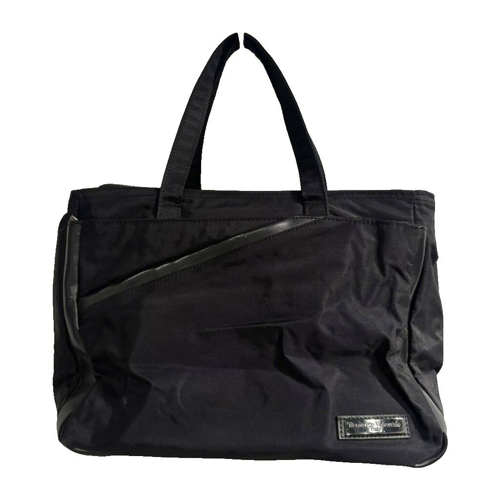 【中古】Bernardo Valentino ハンドバッグ 黒 ブラック ■GY99 メンズ 【ベクトル 古着】 260314表記サイズ-実寸サイズ持ち手の長さ：約26cm　ヨコ：約42cm　タテ：約20cm　マチ：約16cm　ショルダーの長さ：-cm　　素材-色黒 ブラック状態使用感が少なく、かなり状態の良い商品です。 ※あくまでも中古品ですので掲載写真や記載内容をご確認いただき、ご理解の上ご購入ください。備考-商品のお問い合わせの回答を休止しております。＊各商品ページの商品詳細等をご確認の上ご購入ください。【中古】Bernardo Valentino ハンドバッグ 黒 ブラック ■GY99 メンズ 【ベクトル 古着】 260314状態ランク　”A”詳細については、下記および「状態ランクについて」ページをご覧ください。未使用・新品の商品ほぼ新品同様の商品使用感が少なく、かなり状態の良い商品使用感はあるが、傷や汚れの少ない商品使用感の他、傷や汚れが見られる商品かなり大きな傷みがある難あり商品※S〜CランクはUSED品となりますので、使用感をご理解の上でご入札下さい。状態ランクについてinformation表記サイズ-実寸サイズ持ち手の長さ：約26cm　ヨコ：約42cm　タテ：約20cm　マチ：約16cm　ショルダーの長さ：-cm　　素材-色黒 ブラック状態使用感が少なく、かなり状態の良い商品です。 ※あくまでも中古品ですので掲載写真や記載内容をご確認いただき、ご理解の上ご購入ください。備考-商品のお問い合わせの回答を休止しております。＊各商品ページの商品詳細等をご確認の上ご購入ください。本商品は一点物です他サイトや店舗にて販売している商品です。多少のお時間差にて欠品になることもございます。予めご了承頂ますようお願い致します。ベクトル・サイズガイドはこちらこの商品と同じブランドの商品を見る