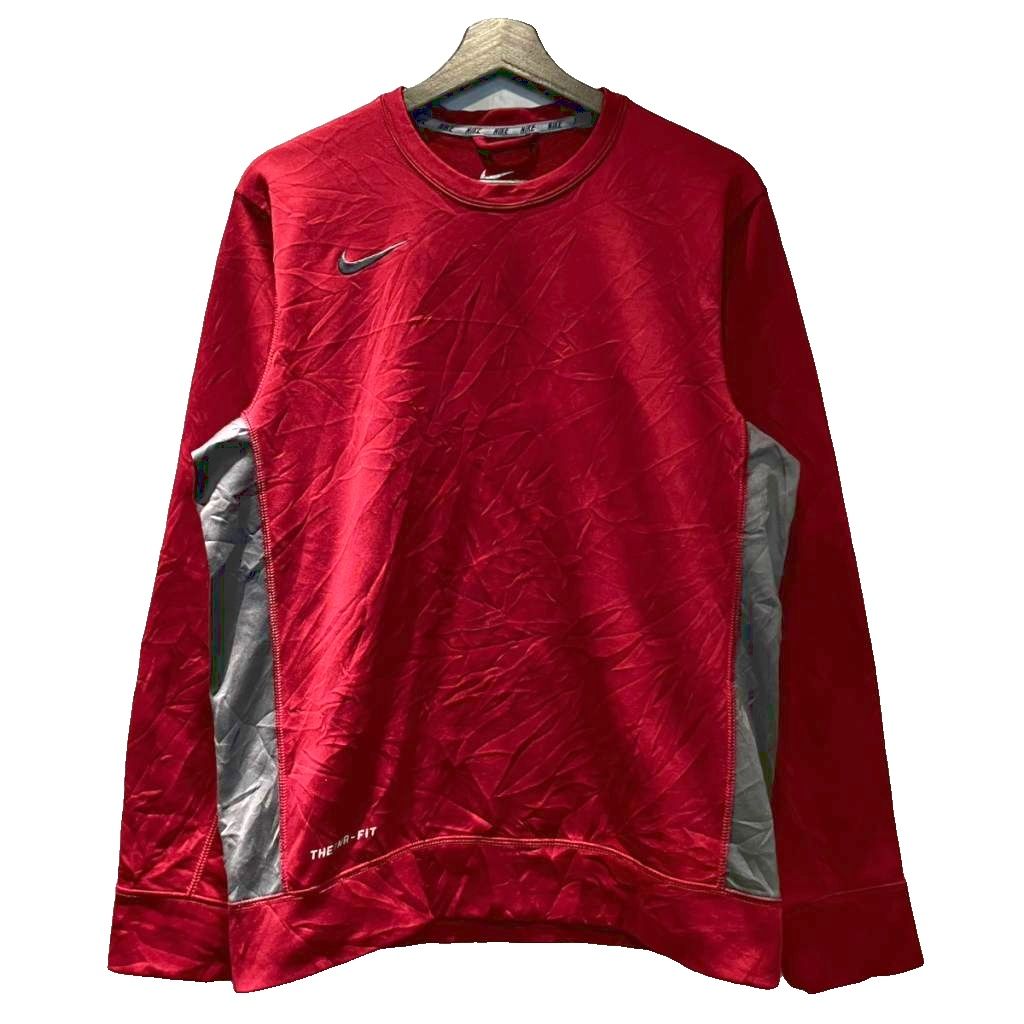 【中古】ナイキ NIKE Tシャツ 長袖 S バーガンディ ■OFP3 メンズ 【ベクトル 古着】 260923ブランドナイキ NIKE表記サイズS実寸サイズ肩幅：45cm　身幅：55cm　着丈：67cm　袖丈：66cm　　素材ポリエステル色バーガンディー状態・保管時のシワあり その他に目立ったダメージはなく、問題なくご使用いただける商品です。 ※あくまでも中古品ですので掲載写真や記載内容をご確認いただき、ご理解の上ご購入ください。商品のお問い合わせの回答を休止しております。＊各商品ページの商品詳細等をご確認の上ご購入ください。【中古】ナイキ NIKE Tシャツ 長袖 S バーガンディ ■OFP3 メンズ 【ベクトル 古着】 260923状態ランク　”AB”詳細については、下記および「状態ランクについて」ページをご覧ください。未使用・新品の商品ほぼ新品同様の商品使用感が少なく、かなり状態の良い商品使用感はあるが、傷や汚れの少ない商品使用感の他、傷や汚れが見られる商品かなり大きな傷みがある難あり商品※S〜CランクはUSED品となりますので、使用感をご理解の上でご入札下さい。状態ランクについてinformationブランドナイキ NIKE表記サイズS実寸サイズ肩幅：45cm　身幅：55cm　着丈：67cm　袖丈：66cm　　素材ポリエステル色バーガンディー状態・保管時のシワあり その他に目立ったダメージはなく、問題なくご使用いただける商品です。 ※あくまでも中古品ですので掲載写真や記載内容をご確認いただき、ご理解の上ご購入ください。商品のお問い合わせの回答を休止しております。＊各商品ページの商品詳細等をご確認の上ご購入ください。本商品は一点物です他サイトや店舗にて販売している商品です。多少のお時間差にて欠品になることもございます。予めご了承頂ますようお願い致します。ベクトル・サイズガイドはこちらこの商品と同じブランドの商品を見る