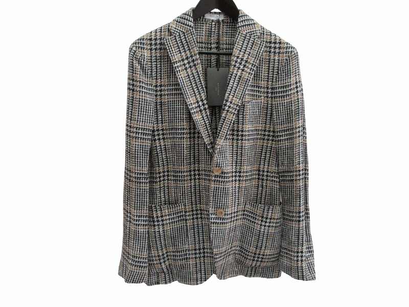 【中古】ボリオリ BOGLIOLI ジャケット 上着 チェック ブラック ベージュ 48 メンズ 【ベクトル 古着】 260130ブランドボリオリ BOGLIOLI表記サイズ48実寸サイズ肩幅：44cm　身幅：51cm　袖丈：64cm　着丈：72cm　　素材シルク83 コットン17色チェック（ブラック×ベージュ×ホワイト）仕様シングルボタン 袖口フラシ状態・試着程度の新品同様の商品です。 ※未使用品・新品同様の商品ではございますが、一度は一般の方の手に渡り、個人で保管されていた商品です。また、保管・陳列時の薄いスレなど微細な状態変化が見られる場合がございます。ご理解の上ご購入ください。付属品袖口用ボタン備考コロネット株式会社商品のお問い合わせの回答を休止しております。＊各商品ページの商品詳細等をご確認の上ご購入ください。【中古】ボリオリ BOGLIOLI ジャケット 上着 チェック ブラック ベージュ 48 メンズ 【ベクトル 古着】 260130状態ランク　”S”詳細については、下記および「状態ランクについて」ページをご覧ください。未使用・新品の商品ほぼ新品同様の商品使用感が少なく、かなり状態の良い商品使用感はあるが、傷や汚れの少ない商品使用感の他、傷や汚れが見られる商品かなり大きな傷みがある難あり商品※S〜CランクはUSED品となりますので、使用感をご理解の上でご入札下さい。状態ランクについてinformationブランドボリオリ BOGLIOLI表記サイズ48実寸サイズ肩幅：44cm　身幅：51cm　袖丈：64cm　着丈：72cm　　素材シルク83 コットン17色チェック（ブラック×ベージュ×ホワイト）仕様シングルボタン 袖口フラシ状態・試着程度の新品同様の商品です。 ※未使用品・新品同様の商品ではございますが、一度は一般の方の手に渡り、個人で保管されていた商品です。また、保管・陳列時の薄いスレなど微細な状態変化が見られる場合がございます。ご理解の上ご購入ください。付属品袖口用ボタン備考コロネット株式会社商品のお問い合わせの回答を休止しております。＊各商品ページの商品詳細等をご確認の上ご購入ください。本商品は一点物です他サイトや店舗にて販売している商品です。多少のお時間差にて欠品になることもございます。予めご了承頂ますようお願い致します。ベクトル・サイズガイドはこちらこの商品と同じブランドの商品を見る