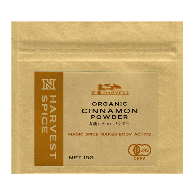 商品情報 名称 有機シナモンパウダーOrganic Cinnamon Powder 内容量 15g 成分 有機シナモン 注意事項 ●開封後は吸湿や虫害を避けるためしっかり密閉し、賞味期限に関わらずお早めにお召し上がり下さい。 保存方法 直射日光・高温多湿を避けて保存 製造者 エヌ・ハーベスト東京都杉並区松庵3-31-17-1F 区分 食品 原産国 スリランカ KEYWORD: 香辛料 スパイス ハーブ オーガニック 有機栽培 セイロンシナモン 桂皮商品説明 有機JAS認定 甘い香りはチャイの香り付けには最適 有機JAS認定を受けたシナモンです。 シナモンはカプチーノや紅茶と言った飲料、更にはカレーや肉料理にも使用される用途が広い香辛料です。 お料理に使われる時は、匂い付けの為に仕上げの直前に加えましょう。パウダーなので、そのまま紅茶などに入れても美味しいです。 砂糖と非常に相性が良く、パンやアップルパイ、フレンチトースト、クッキーと言った洋菓子にも適しています N HARVEST／エヌ・ハーベスト エヌ・ハーベストは、環境に配慮して作られた食品や雑貨の普及と、オーガニック／エコロジー／フェアトレードという視点の提案、有機農業を実践する生産者と消費者の架け橋となることを目指しています。 商品について 名称有機シナモンパウダー 内容量15g 成分 有機シナモン 注意事項 ●開封後は吸湿や虫害を避けるためしっかり密閉し、賞味期限に関わらずお早めにお召し上がり下さい。 保存方法 直射日光・高温多湿を避けて保存 広告文責セプト商品開発研究所有限会社 製造者 エヌ・ハーベスト東京都杉並区松庵3-31-17-1F 区分食品 原産国 スリランカ