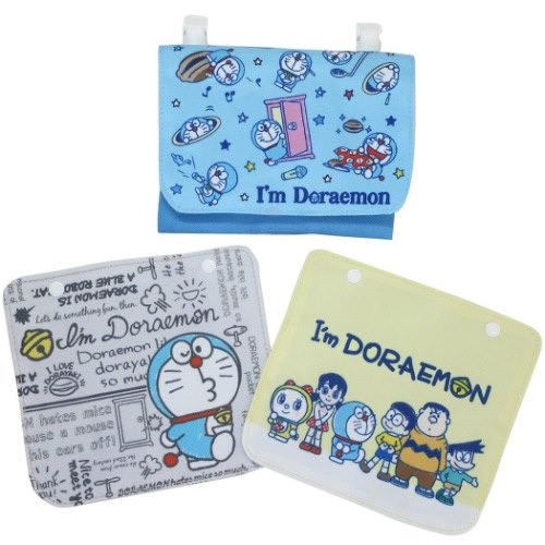 着せ替え フラップポーチ クリップポシェット アイムドラえもん サンリオ 高波クリエイト どこでもポッケ クリップポケット 女の子 男の子 アニメメール便可おしゃれサンリオとドラえもんの最強コラボ [I'm Doraemon]グッズにまたまた可愛いnewアイテム登場こちらはポケットがない服でもポケット代わりに使える[クリップポーチ]本体1つに3枚のフラップが付いているので、気分によって付け替えが可能ですクリップ付きだからスカートやズボン、カバン等にカンタンに取り付け可能ティッシュポケットも付いてとっても使いやすいかわいいクリップポーチいろいろあるのでお気に入りを揃えてください。サイズ：約145x110x25mm素材：ポリエステル▼