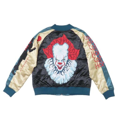 アウター スカジャン IT カムホーム 丸眞 プレゼント 大人かわいいファッション雑貨や生活用品が充実人気ホラー映画[IT／イット]グッズにKOOLなnewアイテム登場こちらは刺繍デザインが豪華な[スカジャン]フロント バックに刺繍デザインされています他にもいろいろあるのでお気に入りを揃えてくださいサイズ：Lチェスト：96-104cm身長：175-185cm胸囲：平置きで約58cm袖丈：約63cm着丈：約58cm素材：ポリエステル▼