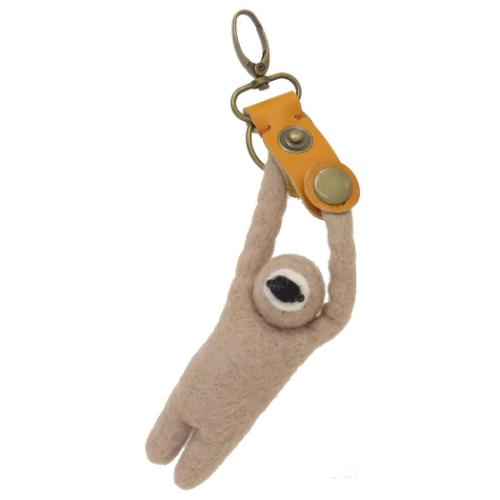 ネパールフェルト グローブホルダー バッグチャーム ナマケモノ アニマル トモコーポレーション 手袋ホ..