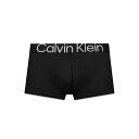 ブランド名 CALVIN KLEIN(カルバンクライン) 米国を代表するデザイナーズブランドCALVIN KLEIN。1982年の発売以来、CALVIN KLEINのアンダーウェアは、官能性、勇気、進歩的な理想の究極のシンボルとして世界を席巻してきた。Kate Mossを始めとする人気モデルからアーティスト、文化的アイコンまで多くの人々が愛用し、現代的でボディコンシャスかつ魅惑的なアメリカンスタイルを体現している。近年では、A$AP RockyやJustin Bieber、Naomi Campbell等、多くの著名人を起用したルックが大きな話題を呼んでいる。 アイテム Underwear(アンダーウェア) スタイル Mens(メンズ) 商品説明 ・アンダーウェア/ボクサーパンツ ・ローライズフィット ・ポリエステルブレンドファブリック ・伸縮性のあるウエストバンド ・ロゴデザイン/ジャガード織 ・パッケージ サイズ S 総丈20cm×ウエスト34(最大40)cm×股上19cm×股下1cm×裾幅19cm M 総丈23cm×ウエスト36(最大43)cm×股上21.3cm×股下1.7cm×裾幅20cm L 総丈24cm×ウエスト39(最大47)cm×股上22cm×股下2cm×裾幅22cm 素材 本体: 88% Polyester(ポリエステル) 12% Polyurethane(ポリウレタン) ウエストバンド: 90% Nylon(ナイロン) 3% Polyester(ポリエステル) 7% Polyurethane(ポリウレタン) 生産国 MADE IN SRI LANKA