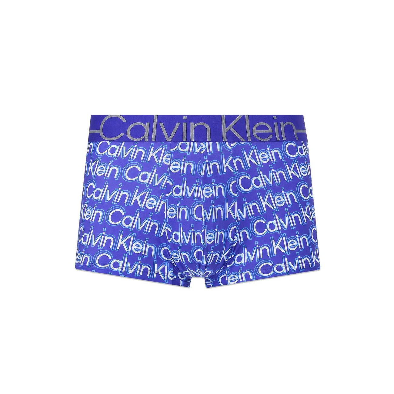 ブランド名 CALVIN KLEIN(カルバンクライン) 米国を代表するデザイナーズブランドCALVIN KLEIN。1982年の発売以来、CALVIN KLEINのアンダーウェアは、官能性、勇気、進歩的な理想の究極のシンボルとして世界を席巻してきた。Kate Mossを始めとする人気モデルからアーティスト、文化的アイコンまで多くの人々が愛用し、現代的でボディコンシャスかつ魅惑的なアメリカンスタイルを体現している。近年では、A$AP RockyやJustin Bieber、Naomi Campbell等、多くの著名人を起用したルックが大きな話題を呼んでいる。 アイテム Underwear(アンダーウェア) スタイル Mens(メンズ) 商品説明 ・アンダーウェア/ボクサーパンツ ・ローライズフィット ・ライトウェイト/クイックドライ/ブリーザブル仕様 ・ナイロンブレンドファブリック ・伸縮性のあるウエストバンド ・ロゴデザイン/ジャガード織 ・パッケージ サイズ S 総丈20cm×ウエスト34(最大40)cm×股上19cm×股下1cm×裾幅19cm M 総丈23cm×ウエスト36(最大43)cm×股上21.3cm×股下1.7cm×裾幅20cm L 総丈24cm×ウエスト39(最大47)cm×股上22cm×股下2cm×裾幅22cm 素材 本体: 72% Nylon(ナイロン) 28% Polyurethane(ポリウレタン) ウエストバンド: 70% Nylon(ナイロン) 22% Polyester(ポリエステル) 8% Polyurethane(ポリウレタン) 生産国 MADE IN CHINA